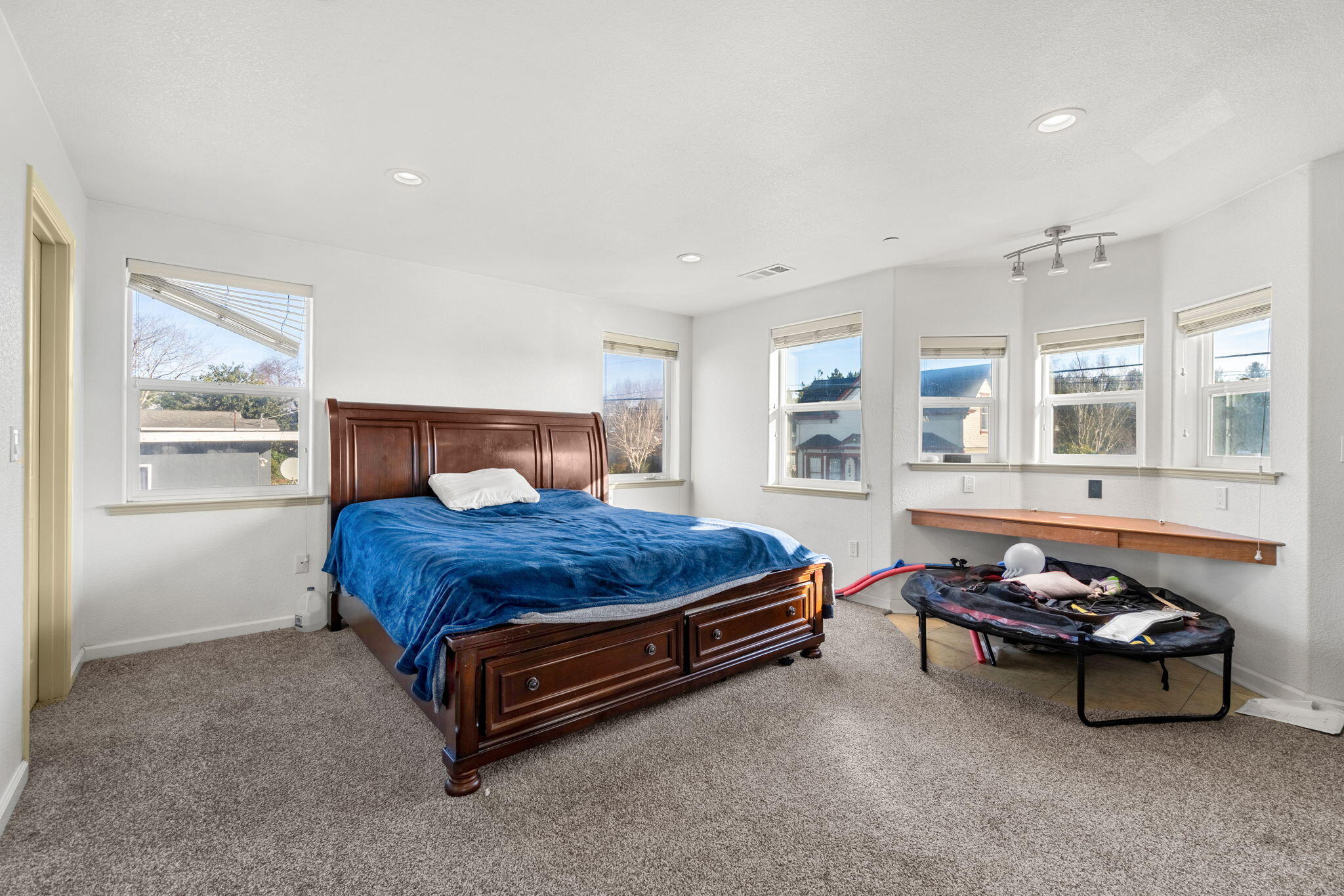 3402 California Street