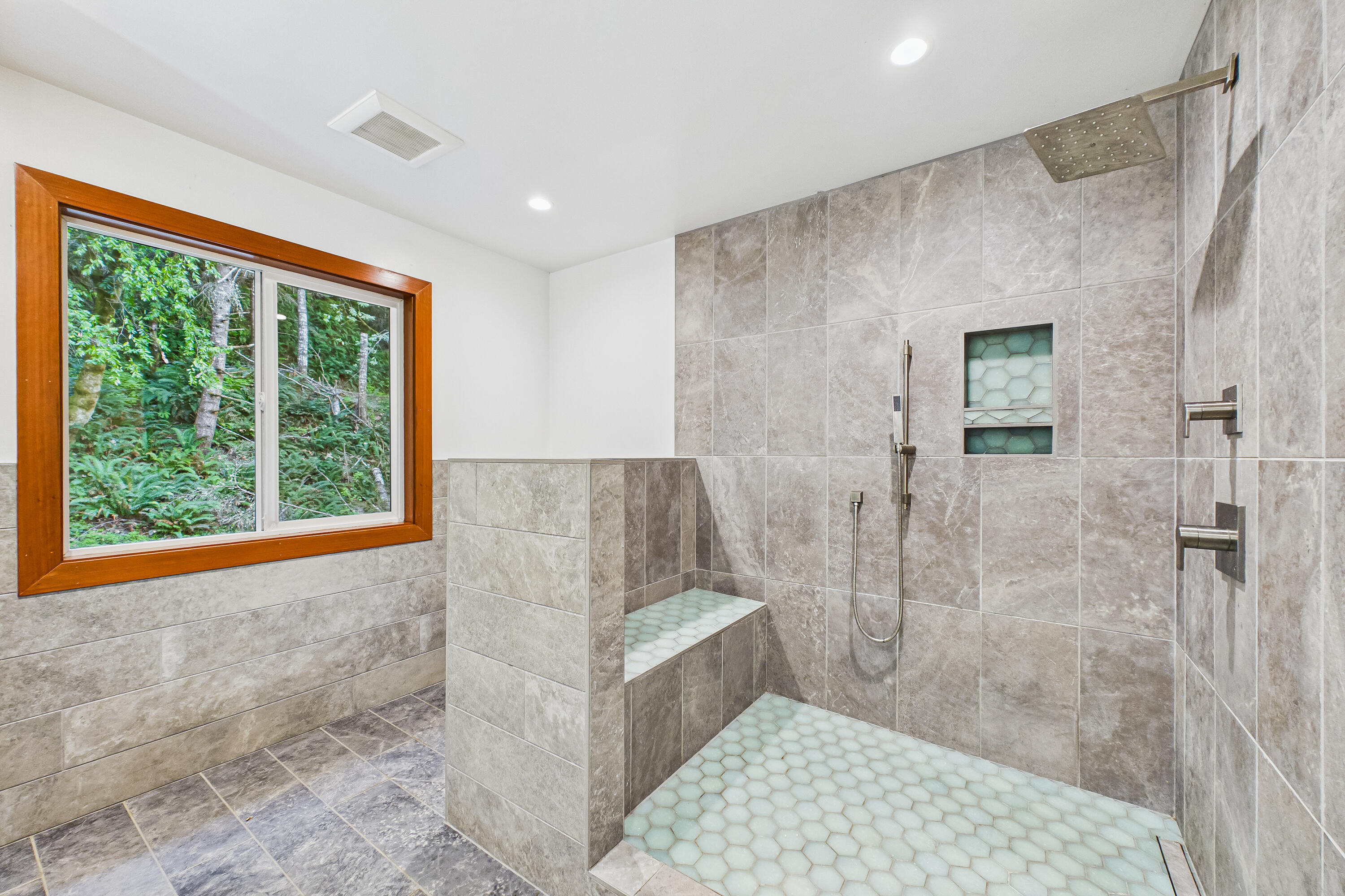 900 Golden Gate Drive