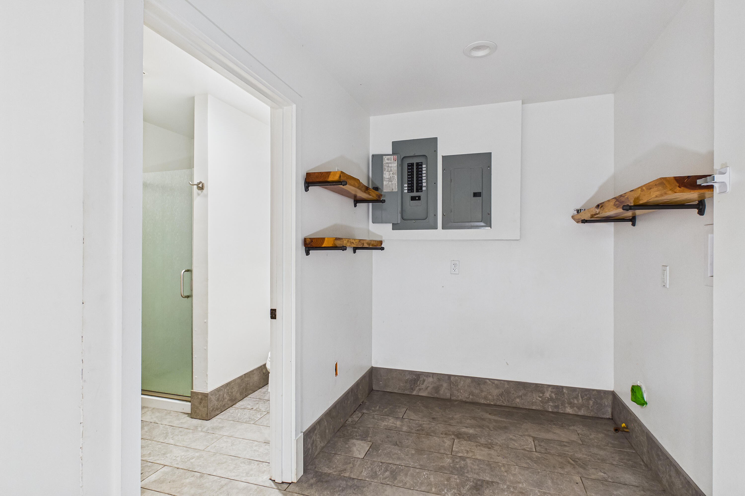 900 Golden Gate Drive