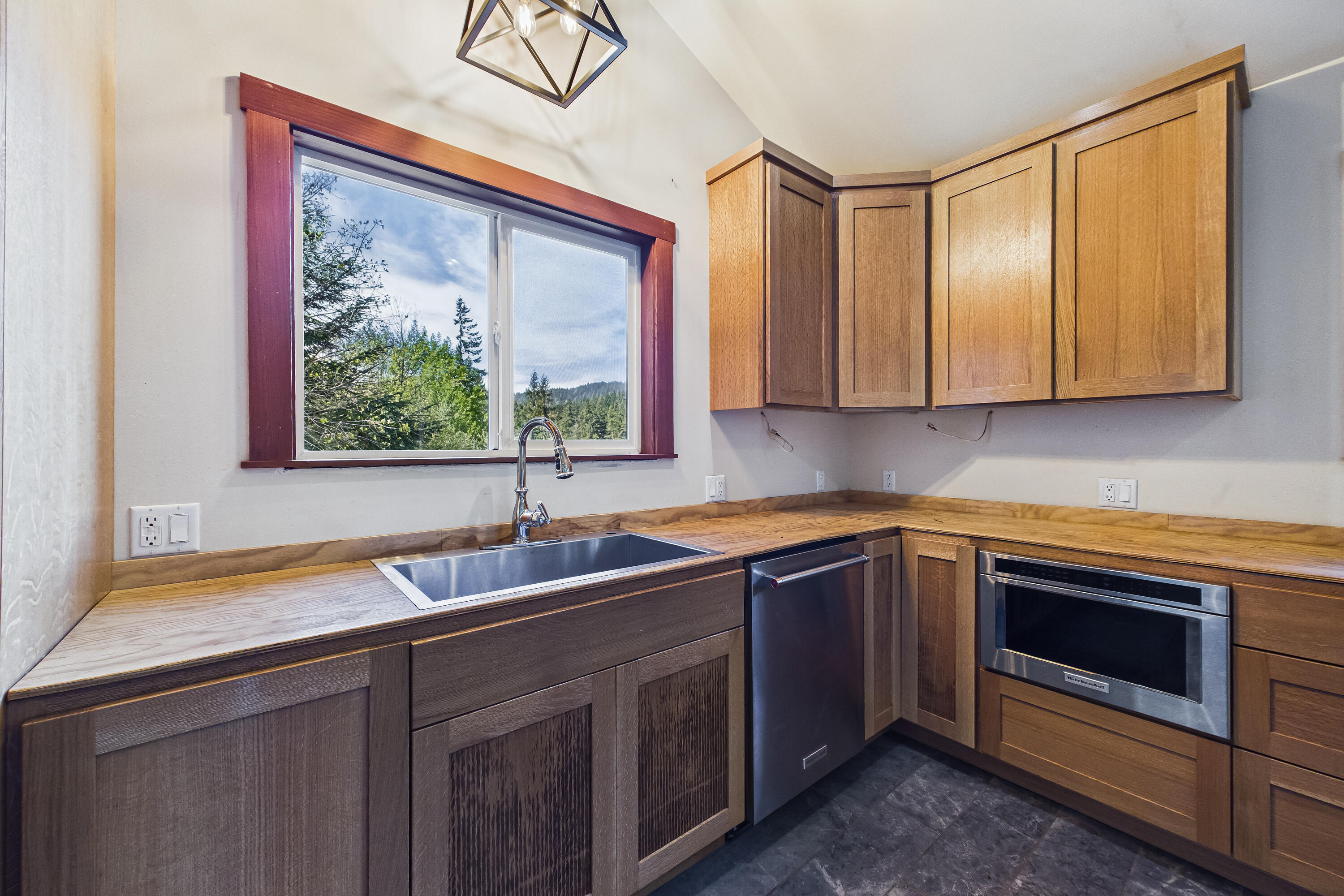 900 Golden Gate Drive