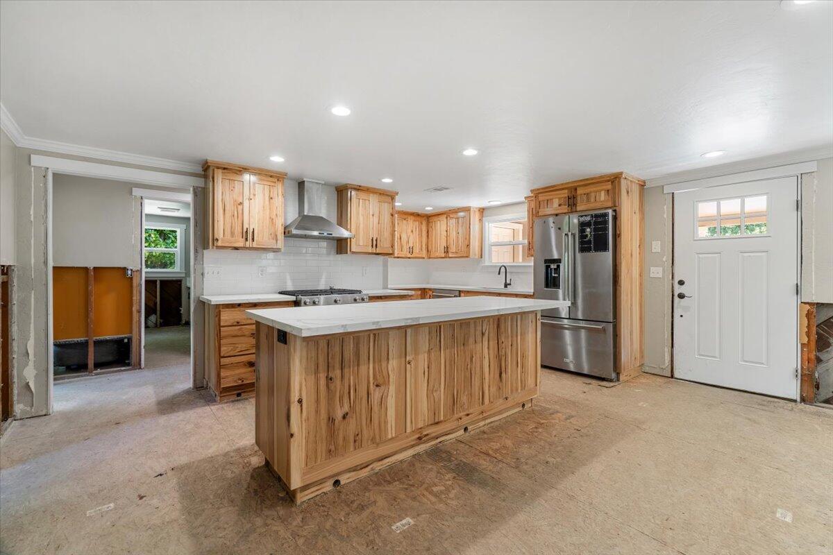 1960 Freshwater Road