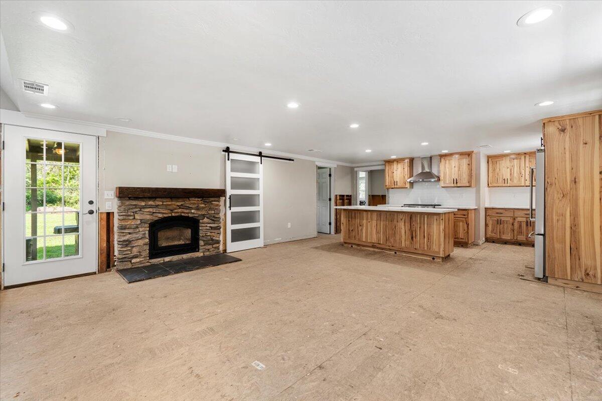 1960 Freshwater Road