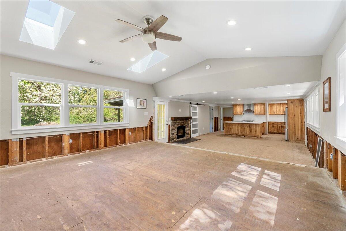 1960 Freshwater Road