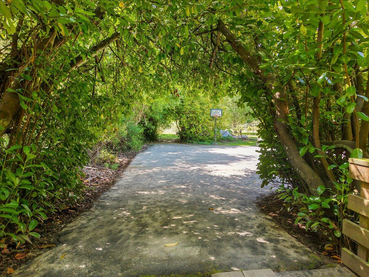 1960 Freshwater Road