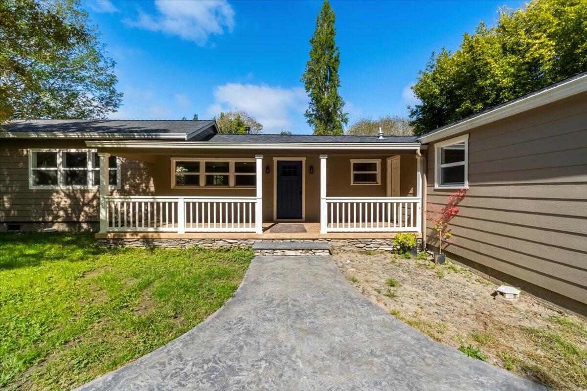 1960 Freshwater Road