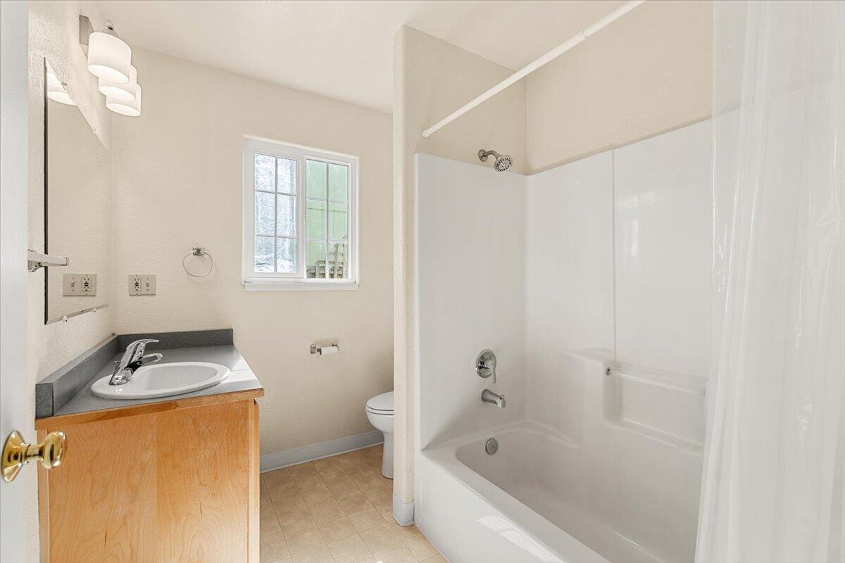 1148 Eucalyptus Road, McKinleyville
