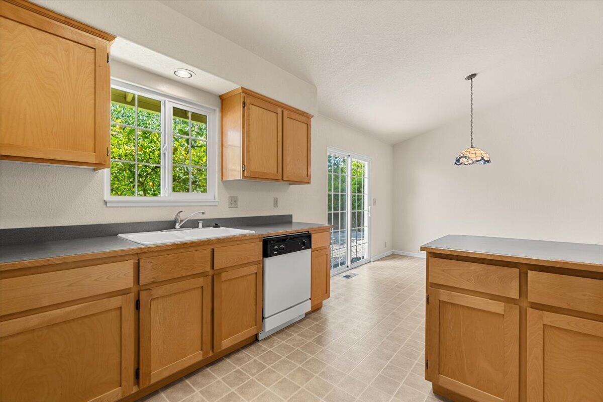 1148 Eucalyptus Road, McKinleyville