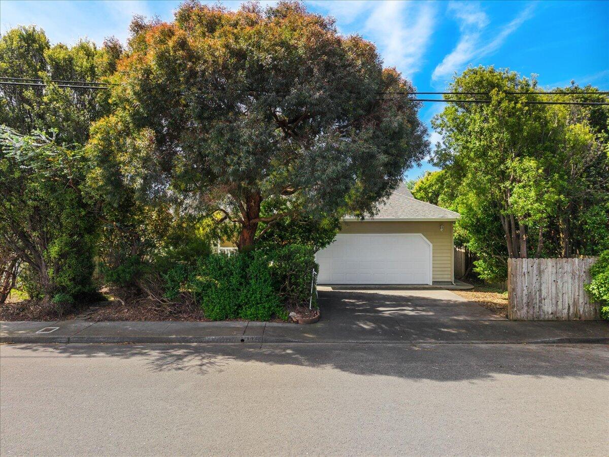 1148 Eucalyptus Road, McKinleyville