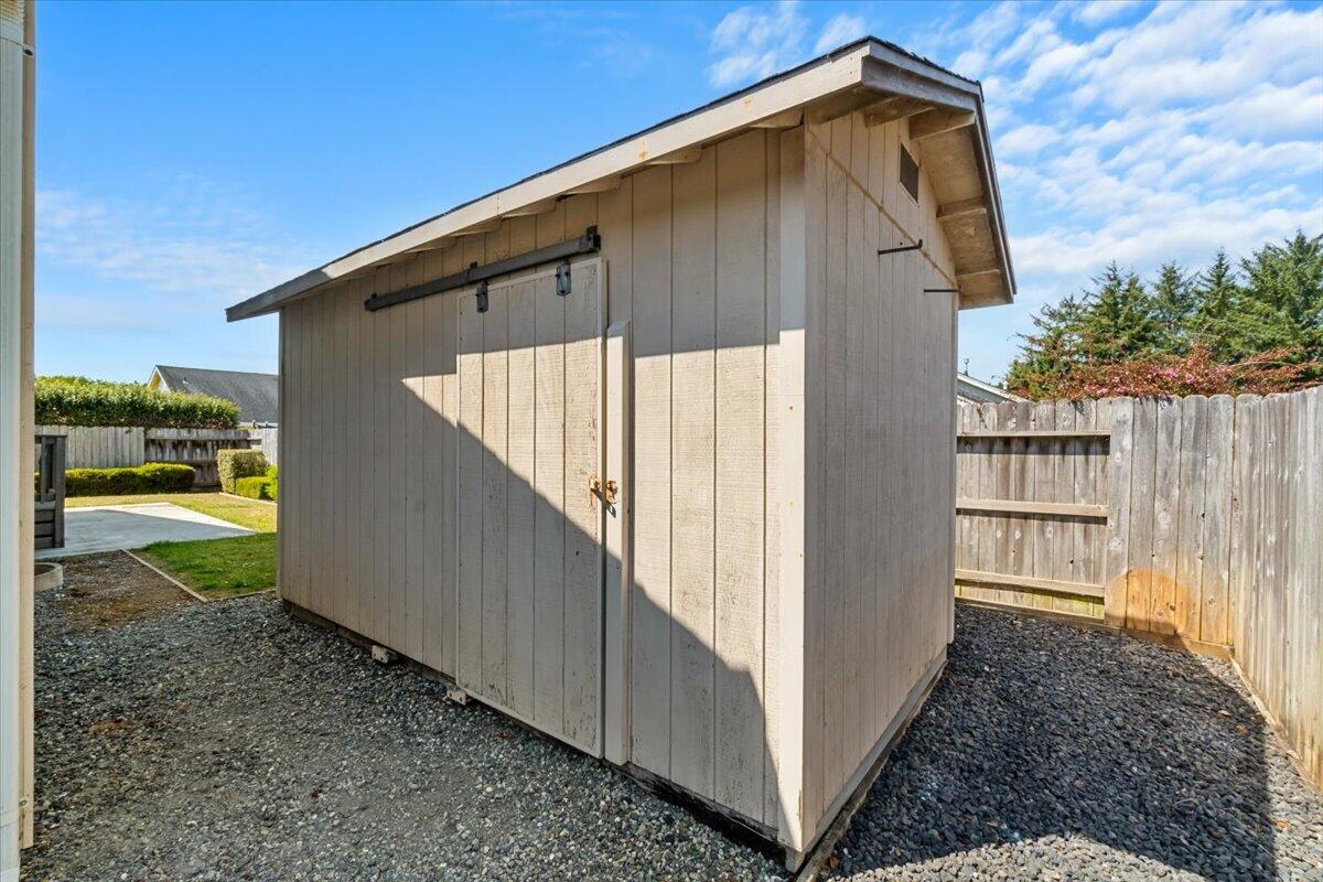 1439 Gardenbrook Street, McKinleyville