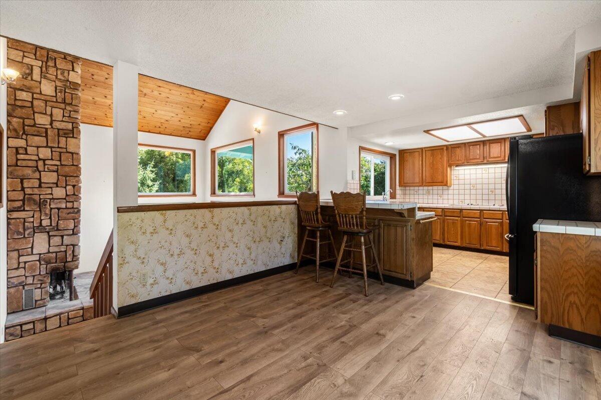 6827 Linda Road