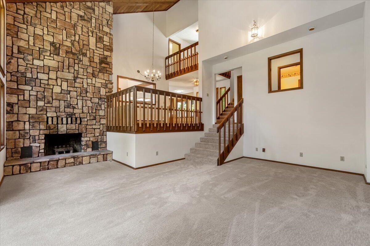 6827 Linda Road