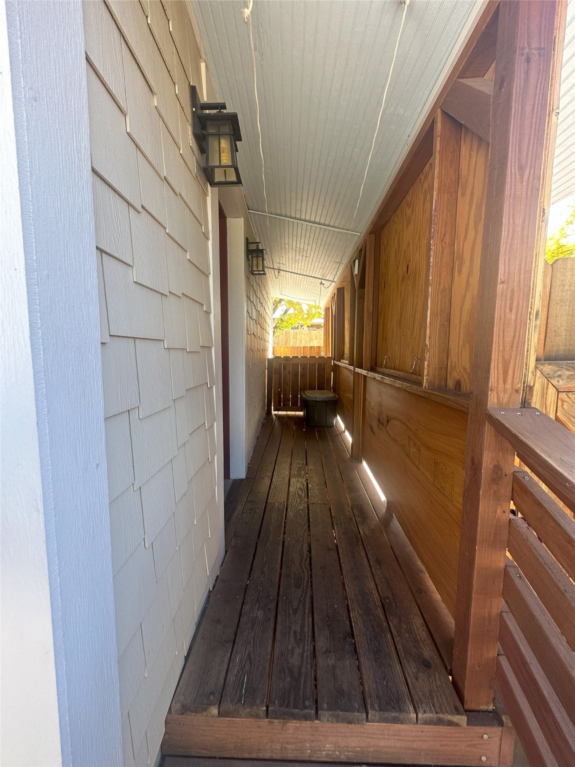 3872 Ridgeway