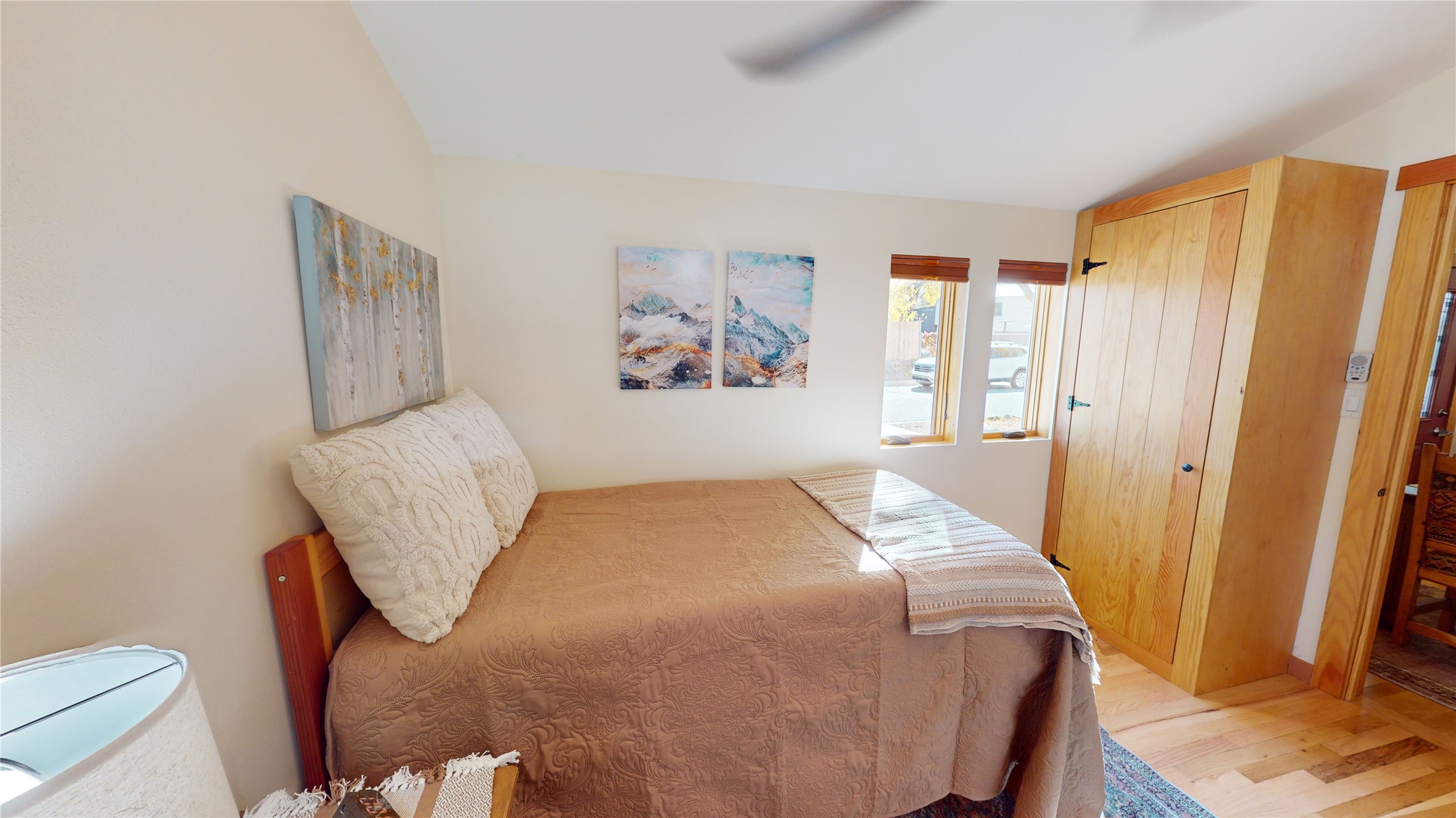 3872 Ridgeway