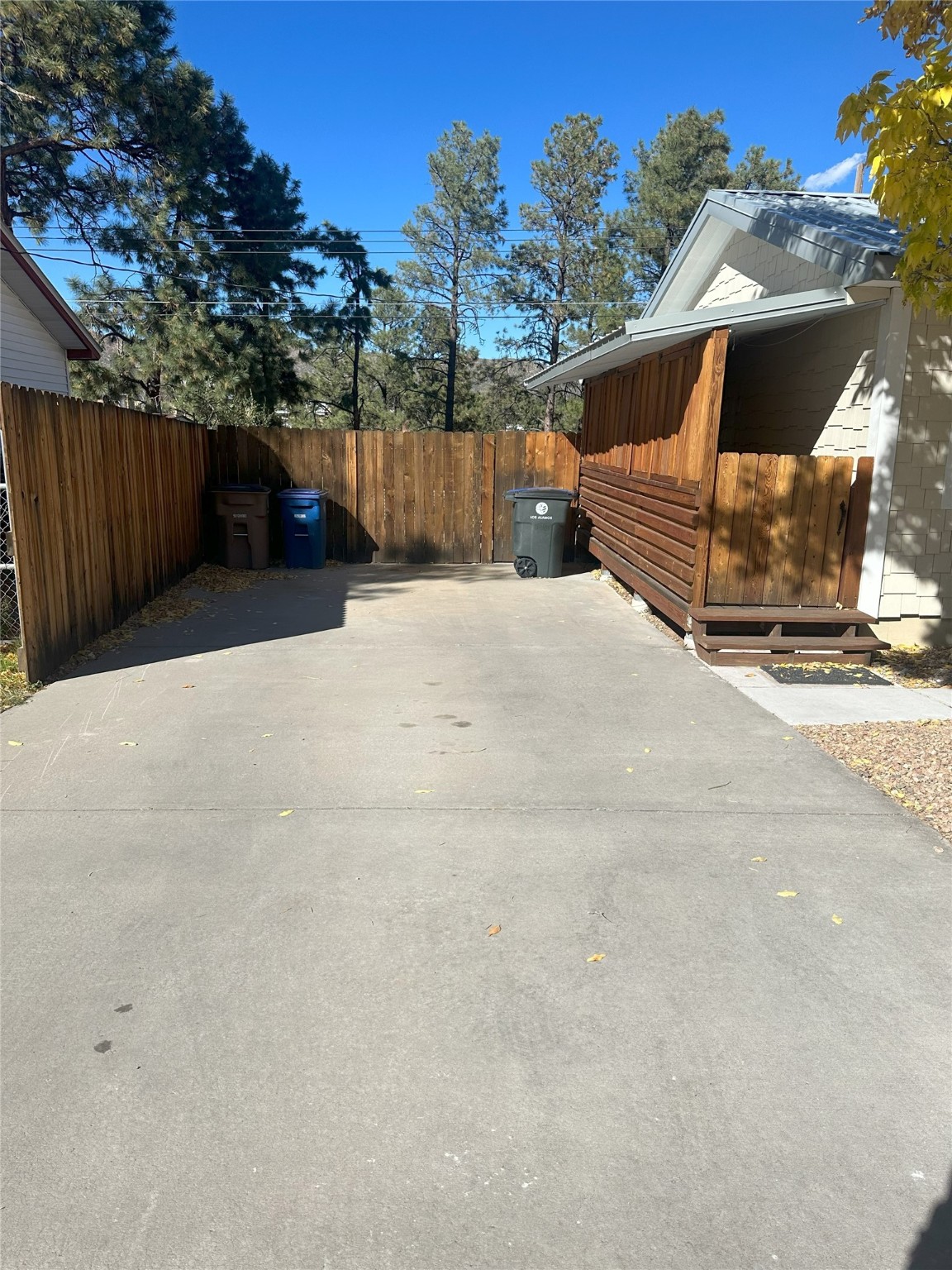 3872 Ridgeway