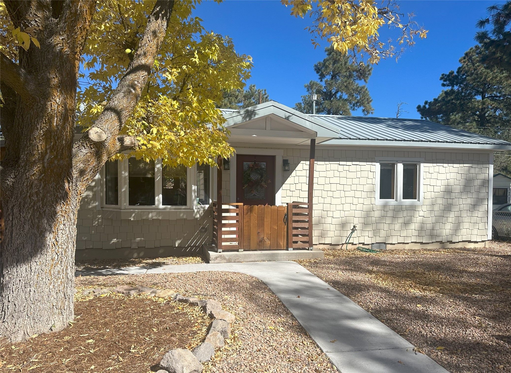 3872 Ridgeway