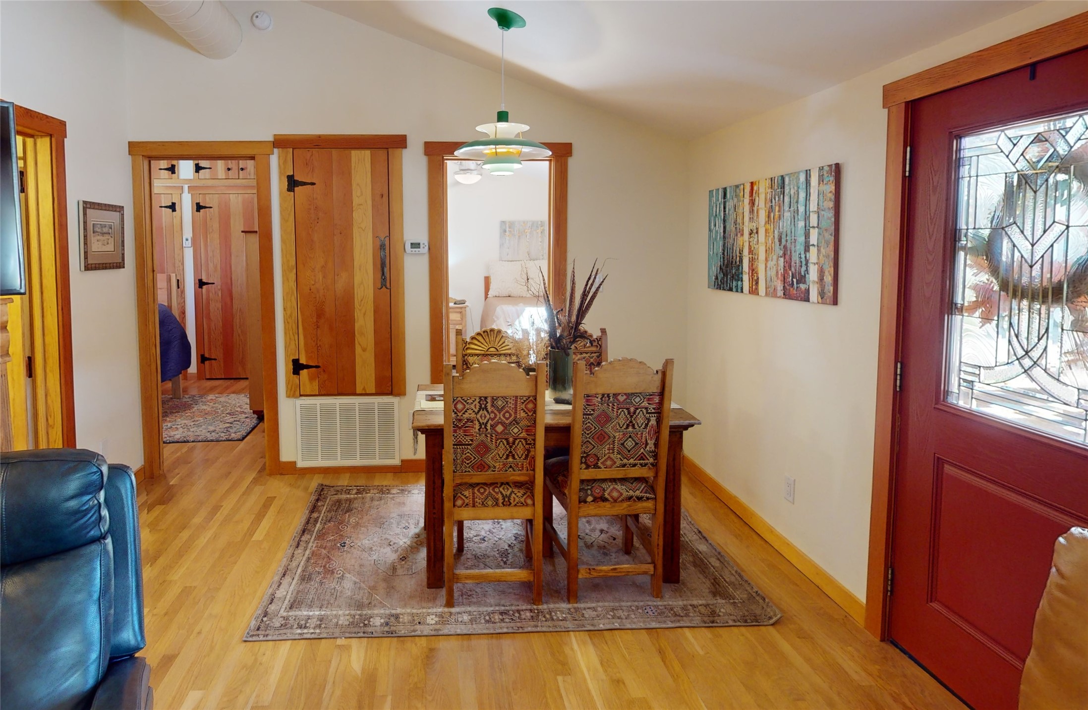 3872 Ridgeway