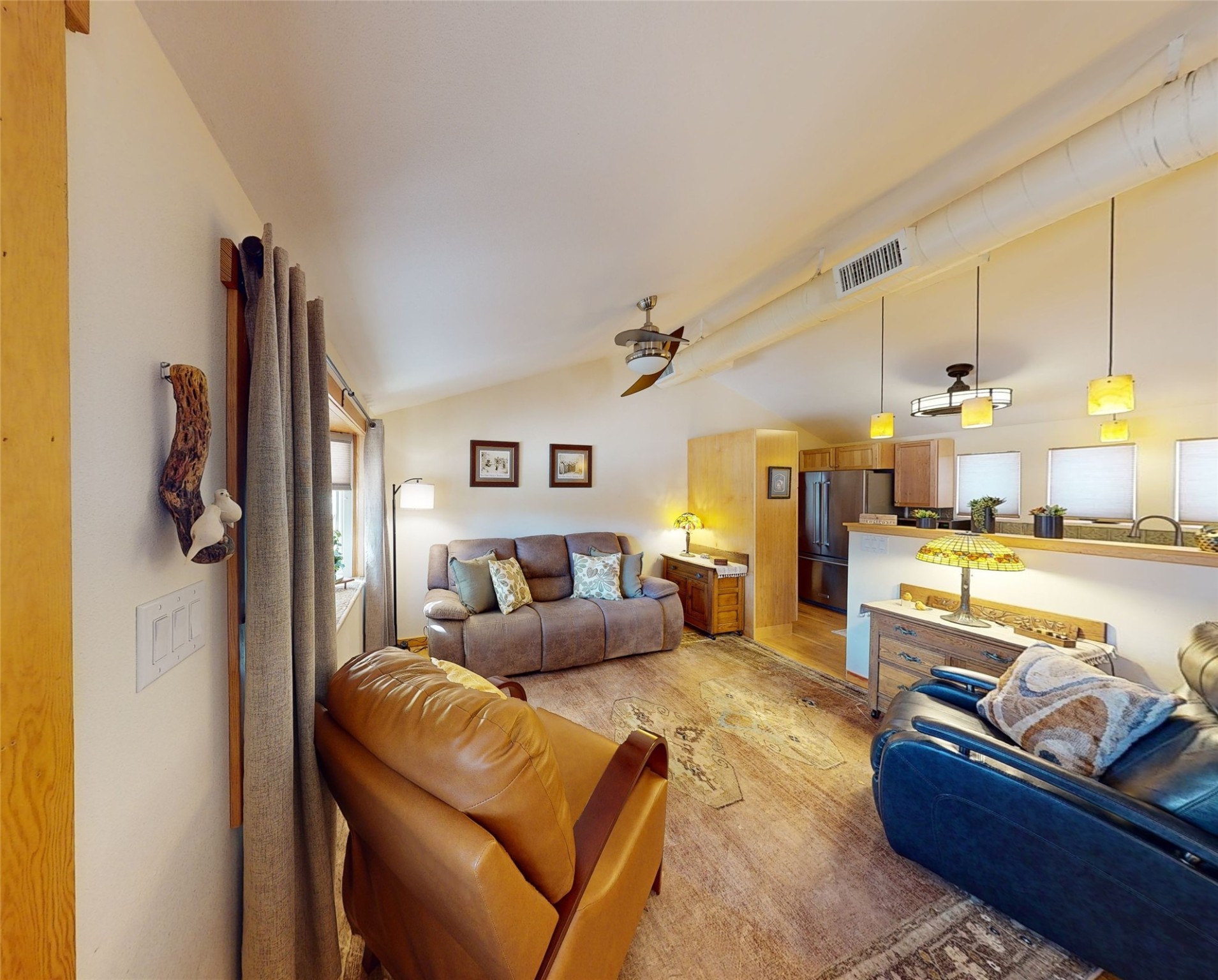 3872 Ridgeway