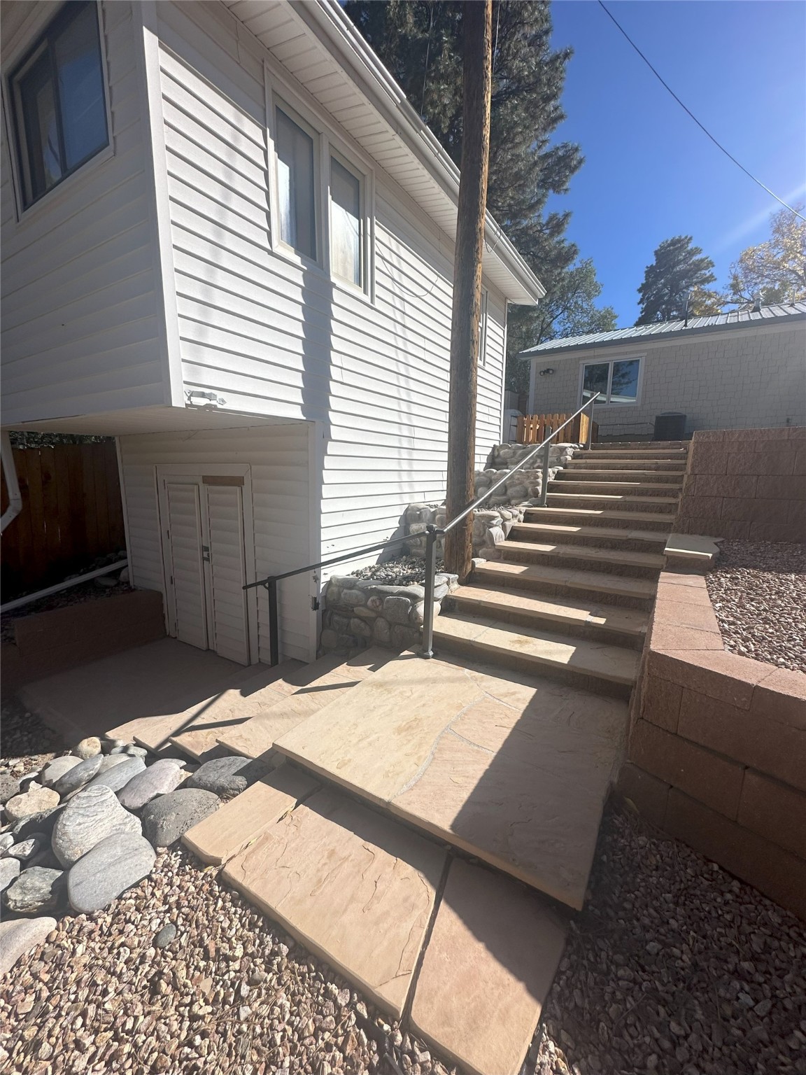 3872 Ridgeway