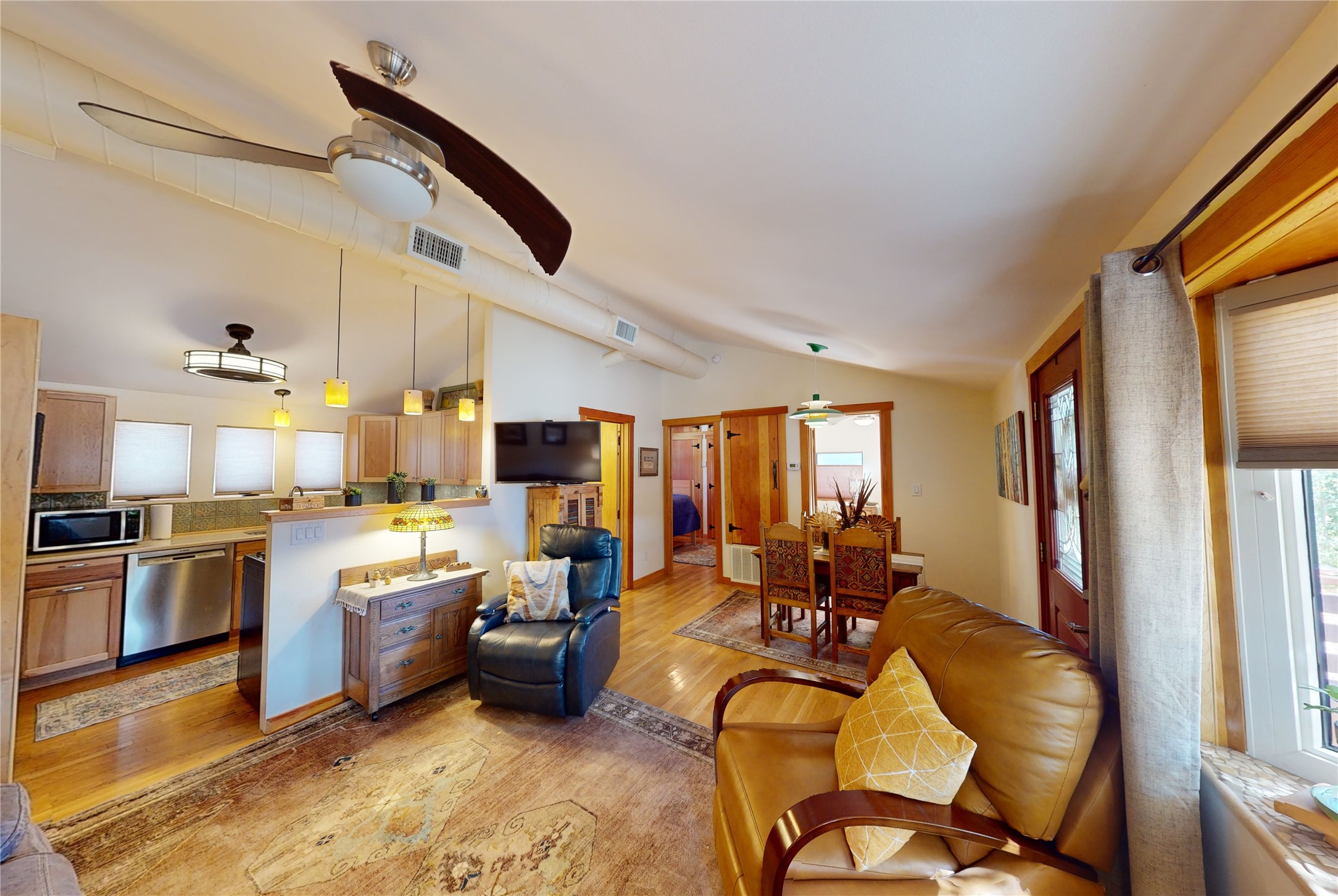 3872 Ridgeway