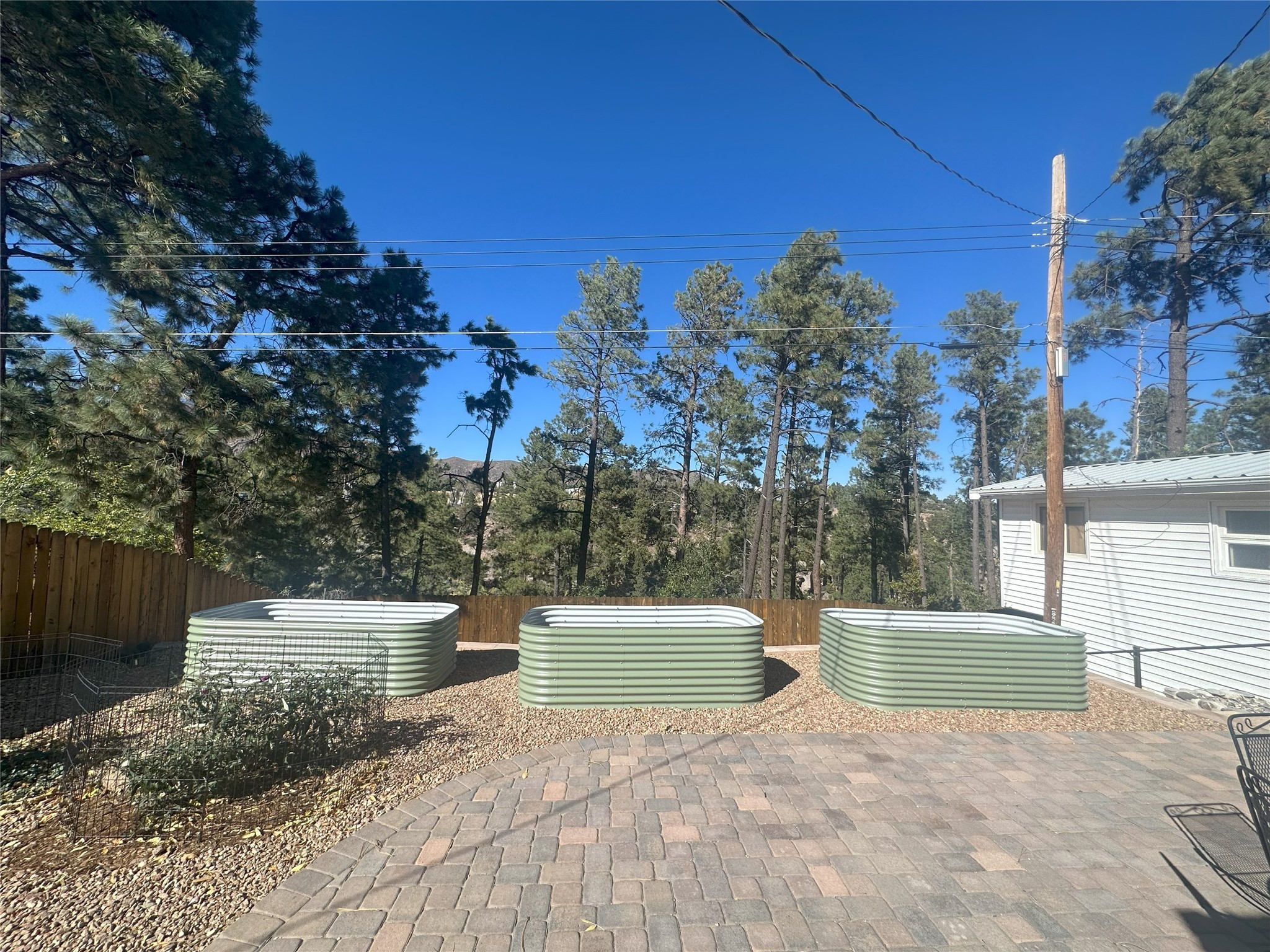 3872 Ridgeway