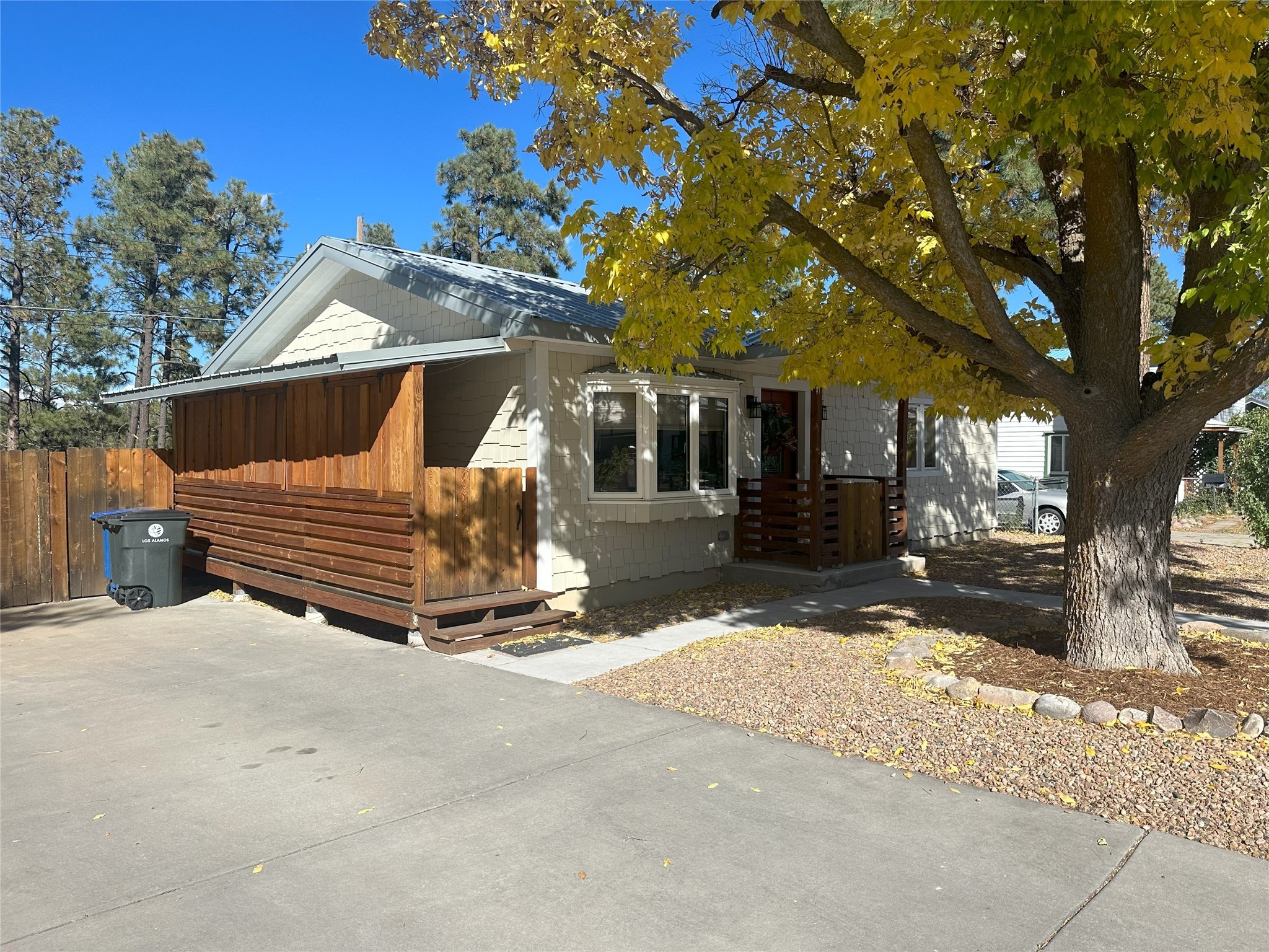 3872 Ridgeway