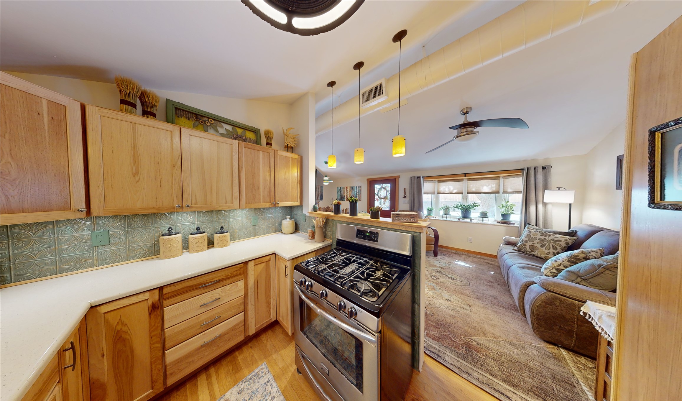 3872 Ridgeway