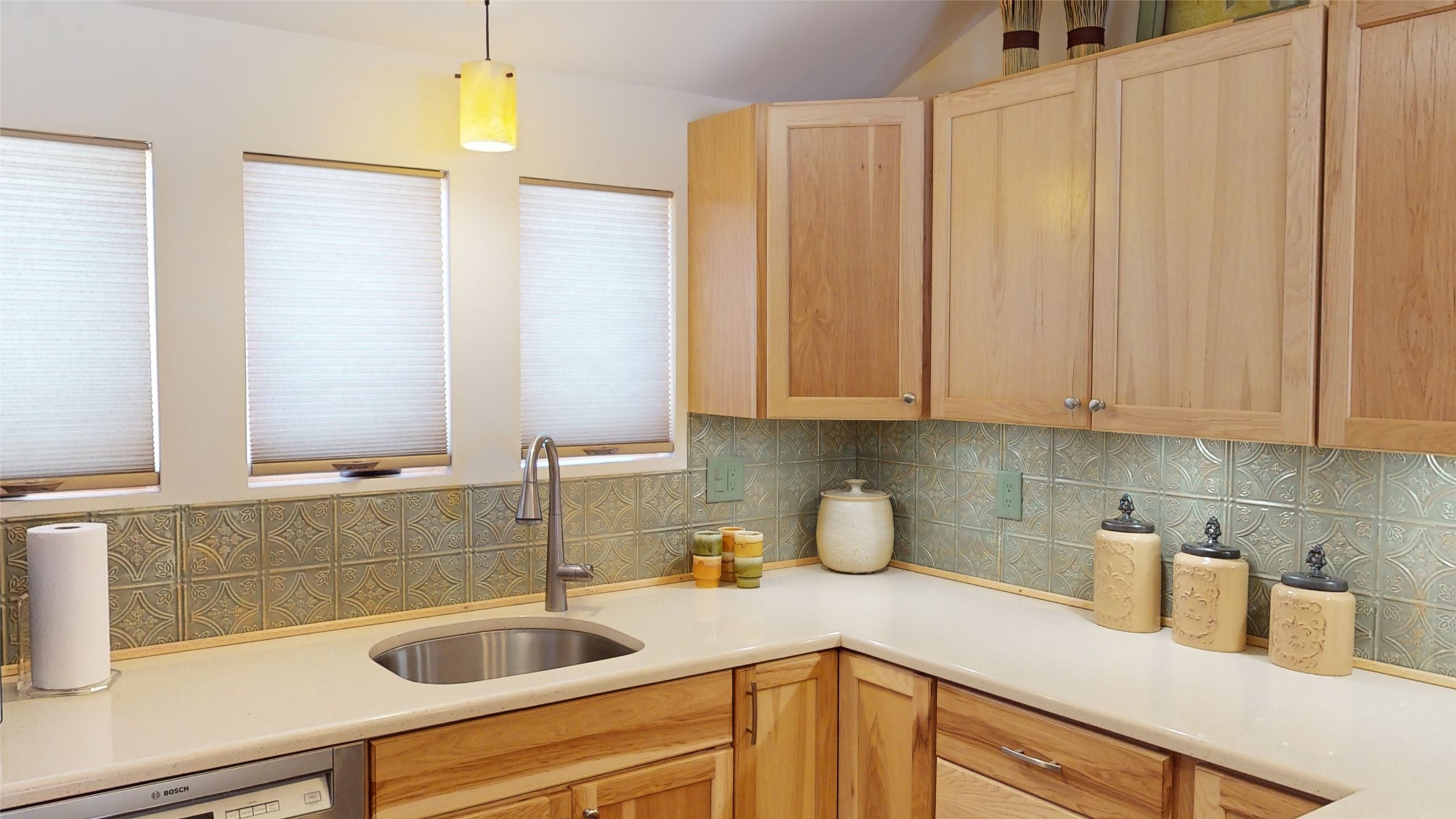 3872 Ridgeway