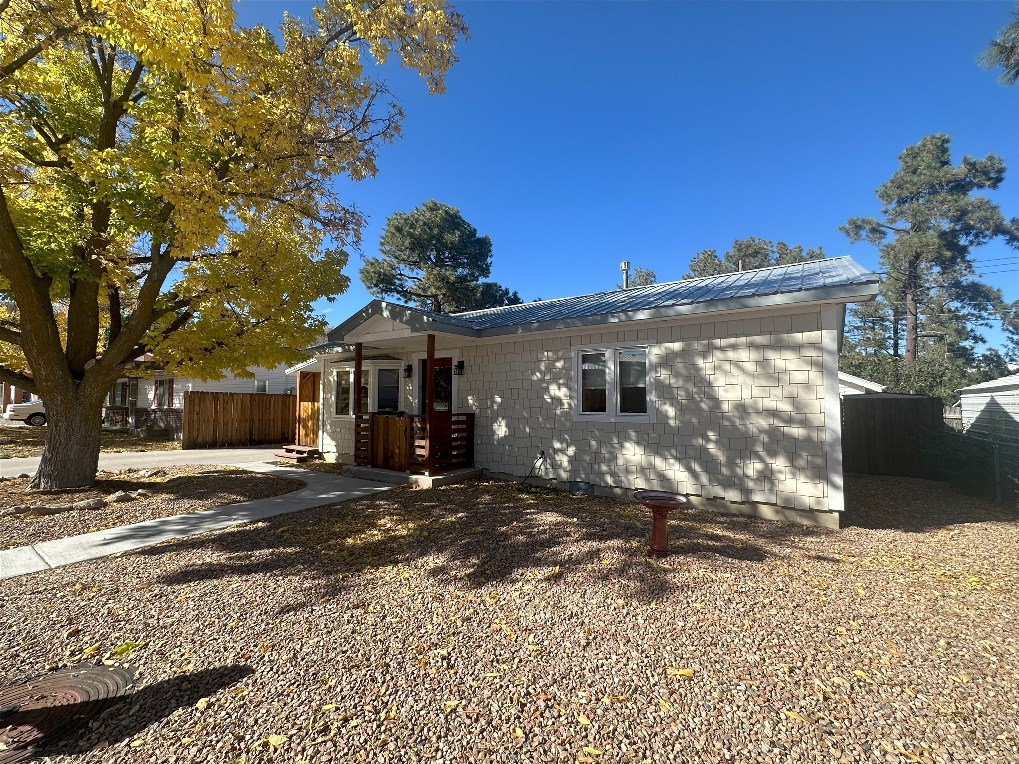3872 Ridgeway