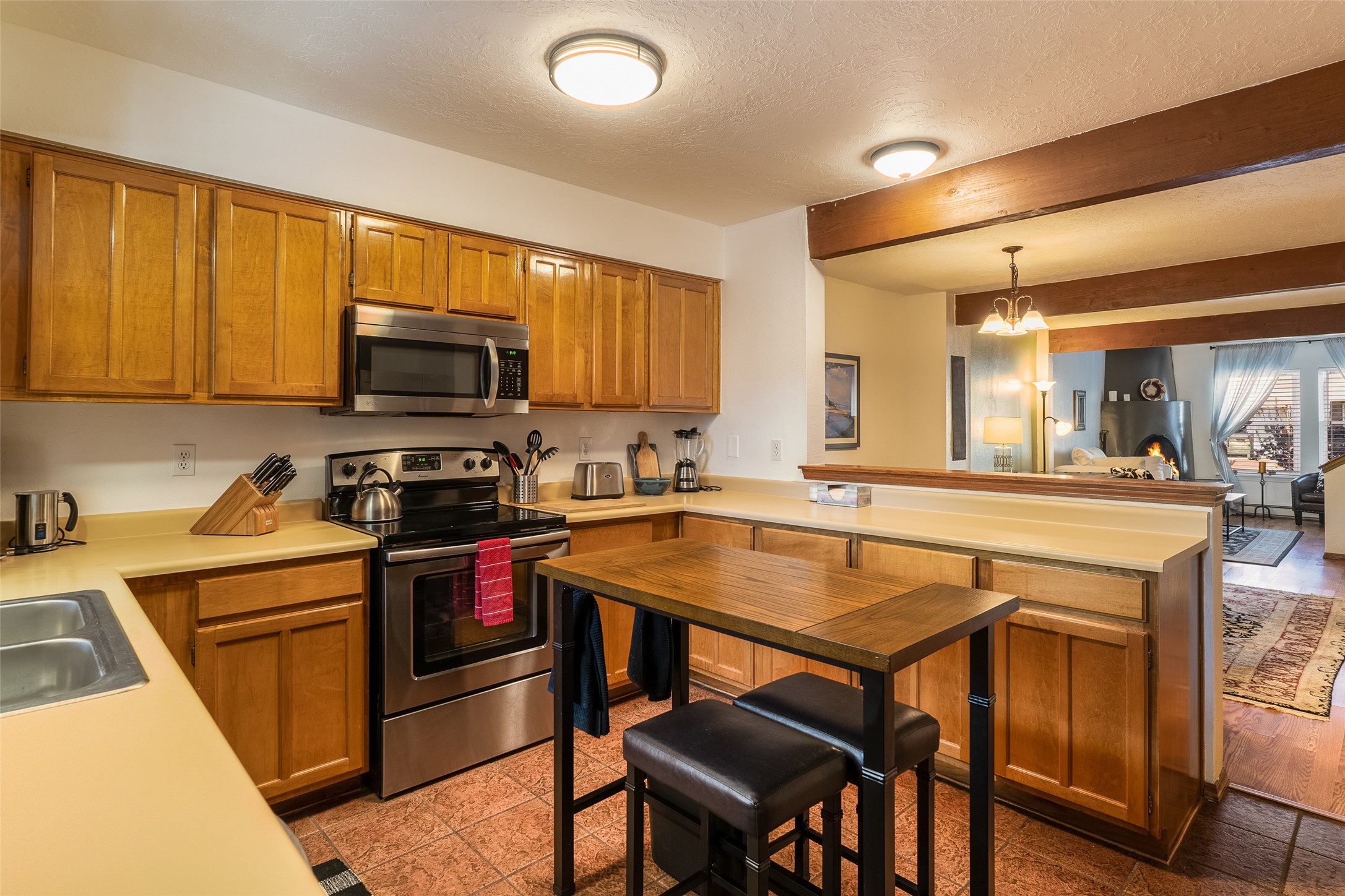 1556 Avenida De Las Americas