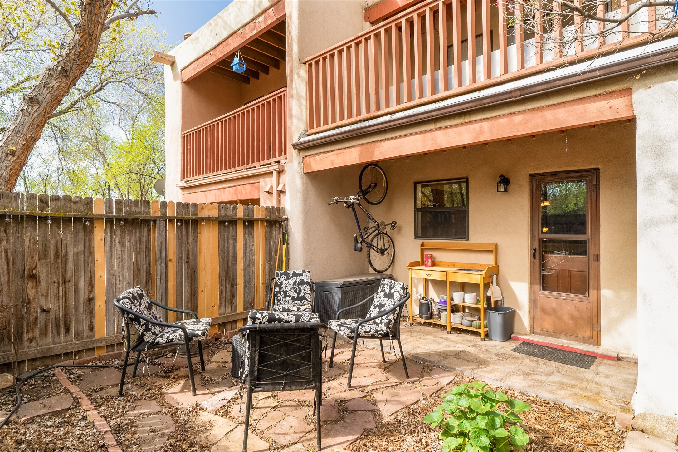 1556 Avenida De Las Americas