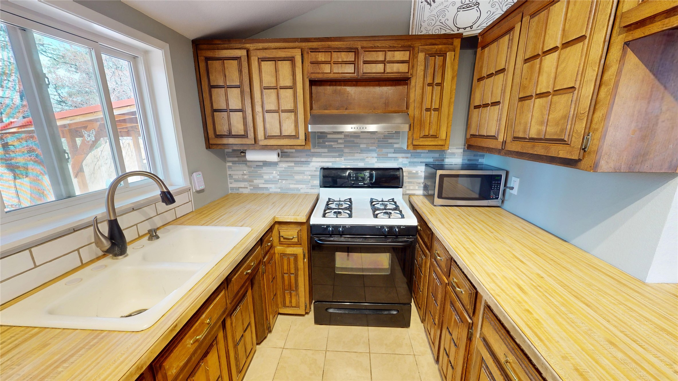 3816 Ridgeway