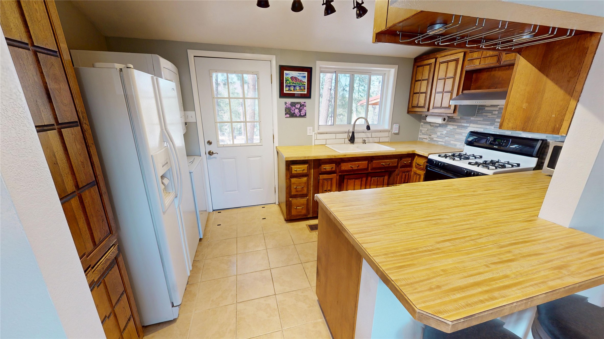 3816 Ridgeway