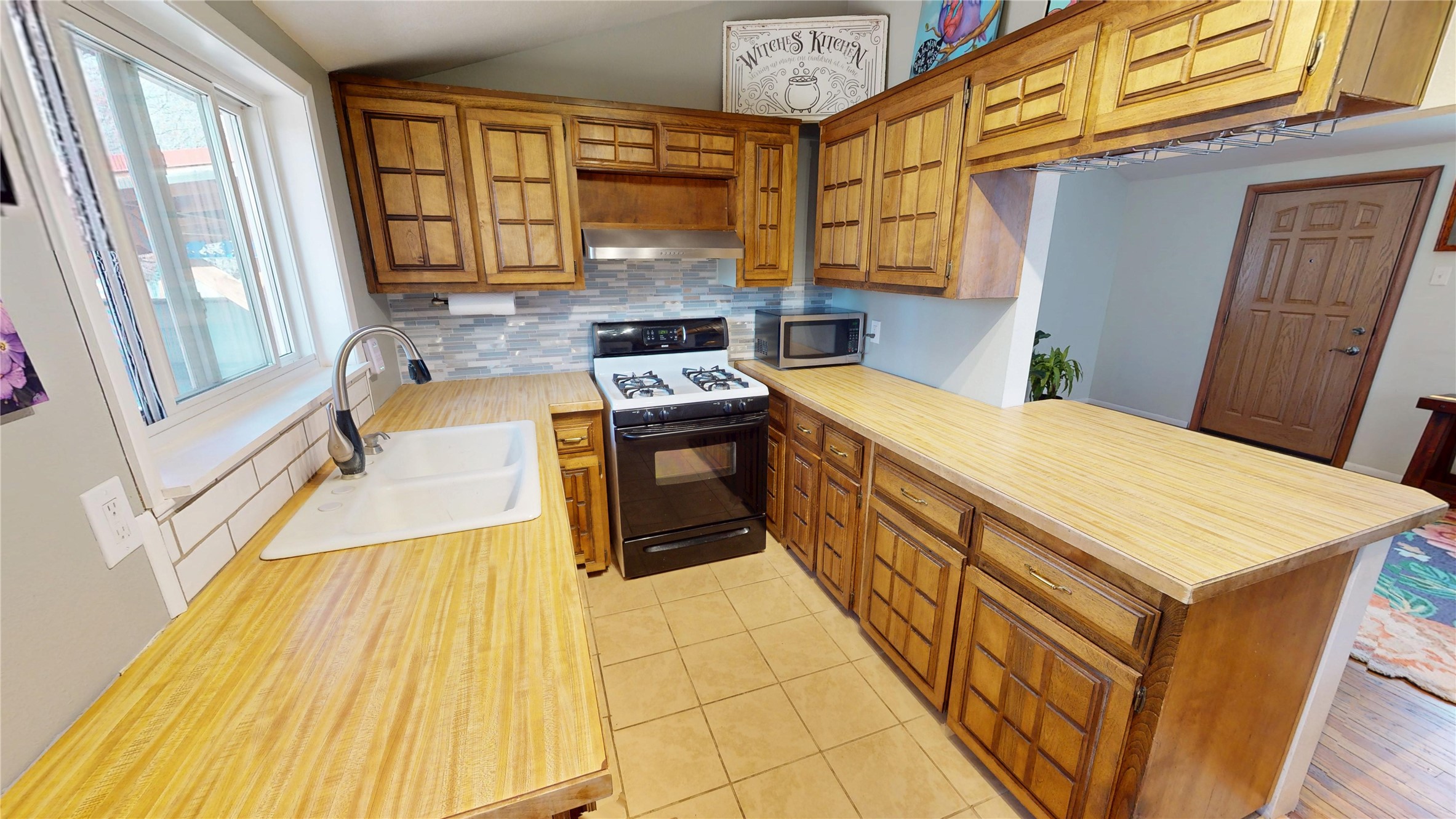 3816 Ridgeway