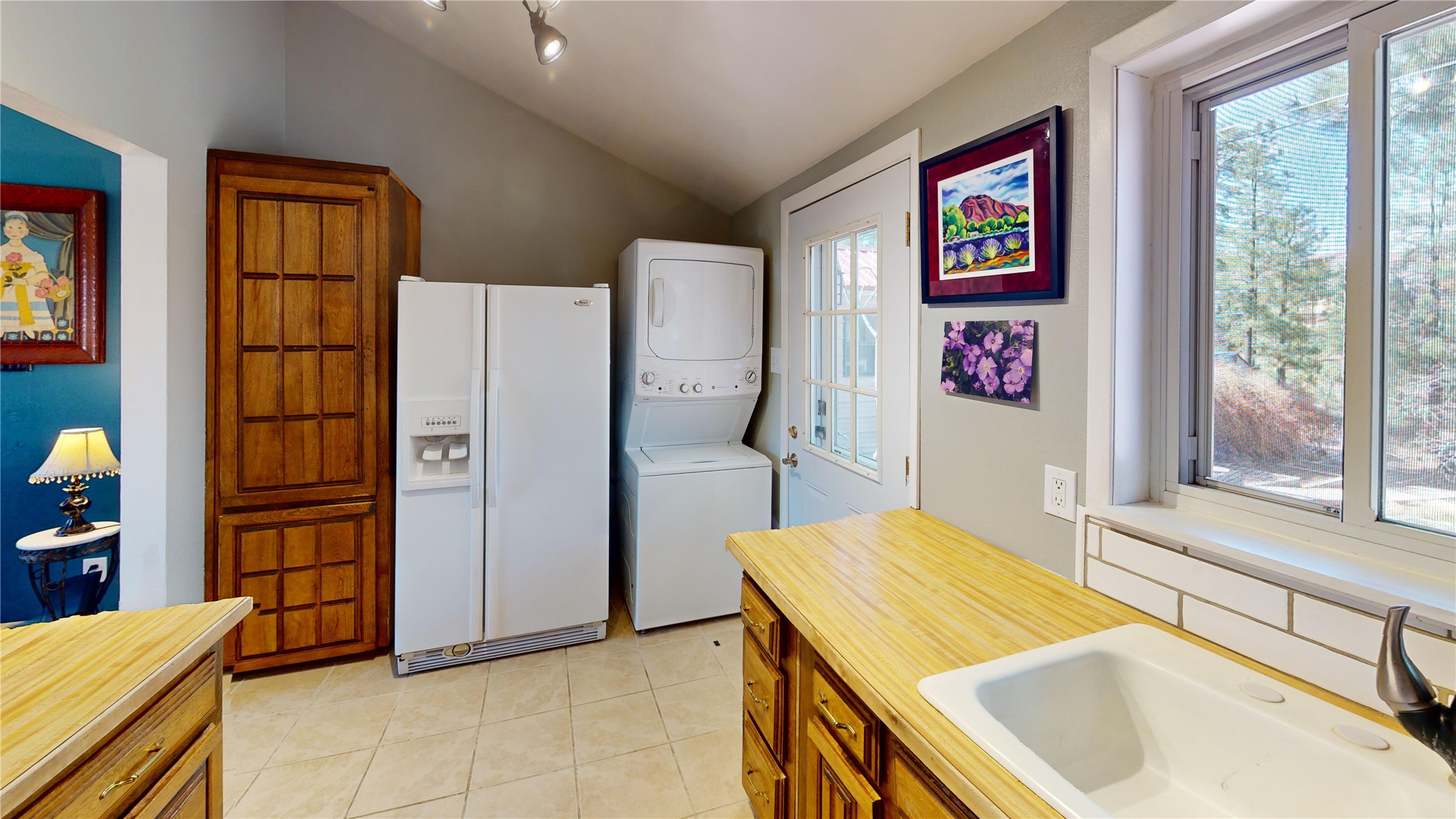 3816 Ridgeway