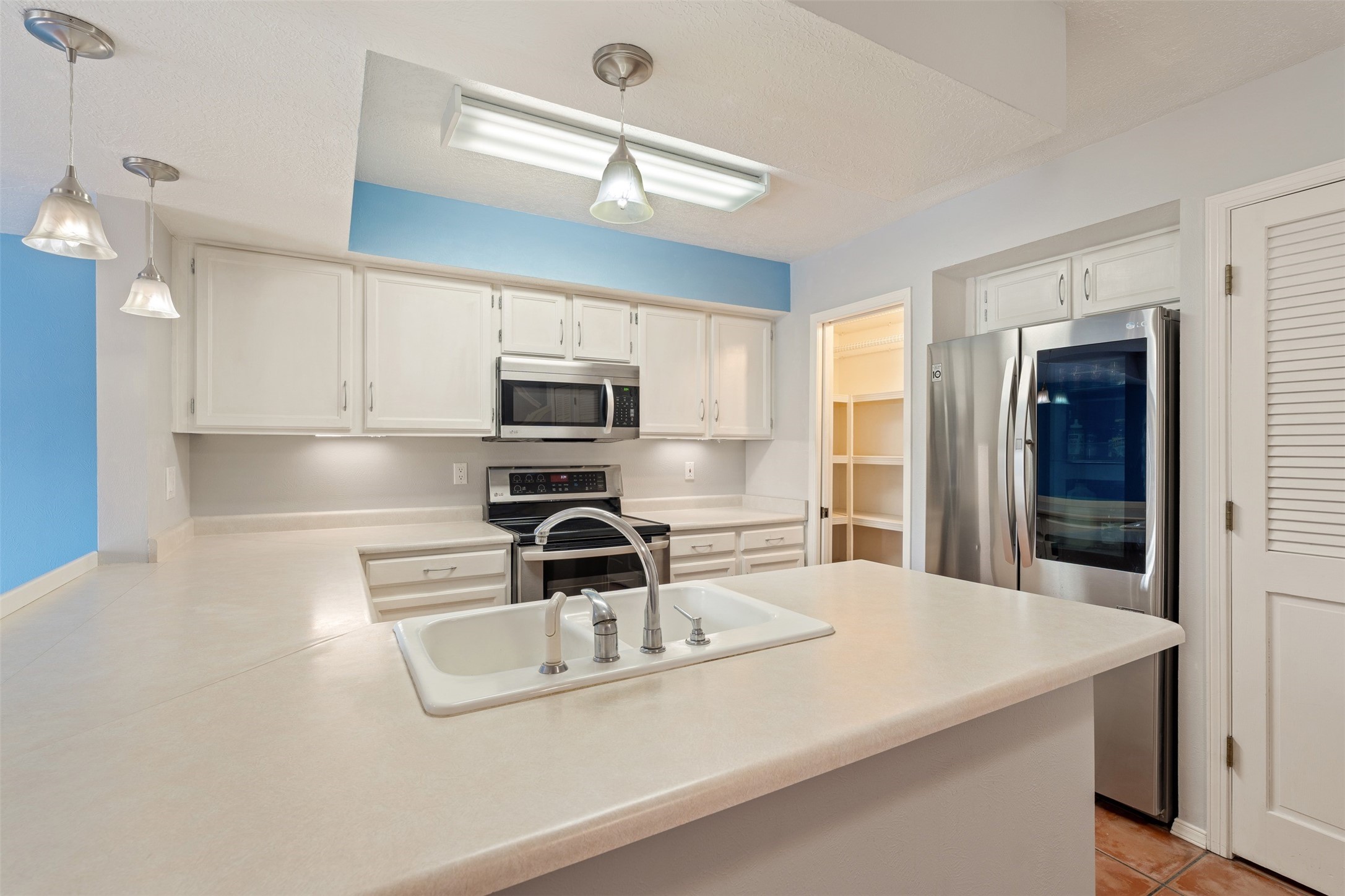 505 Oppenheimer Drive 903