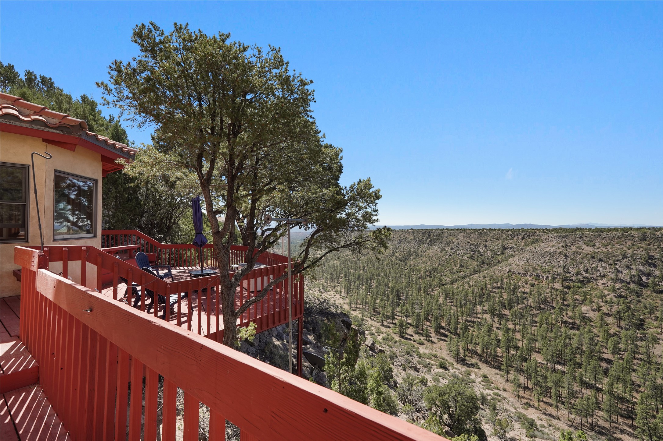 865 Los Pueblos
