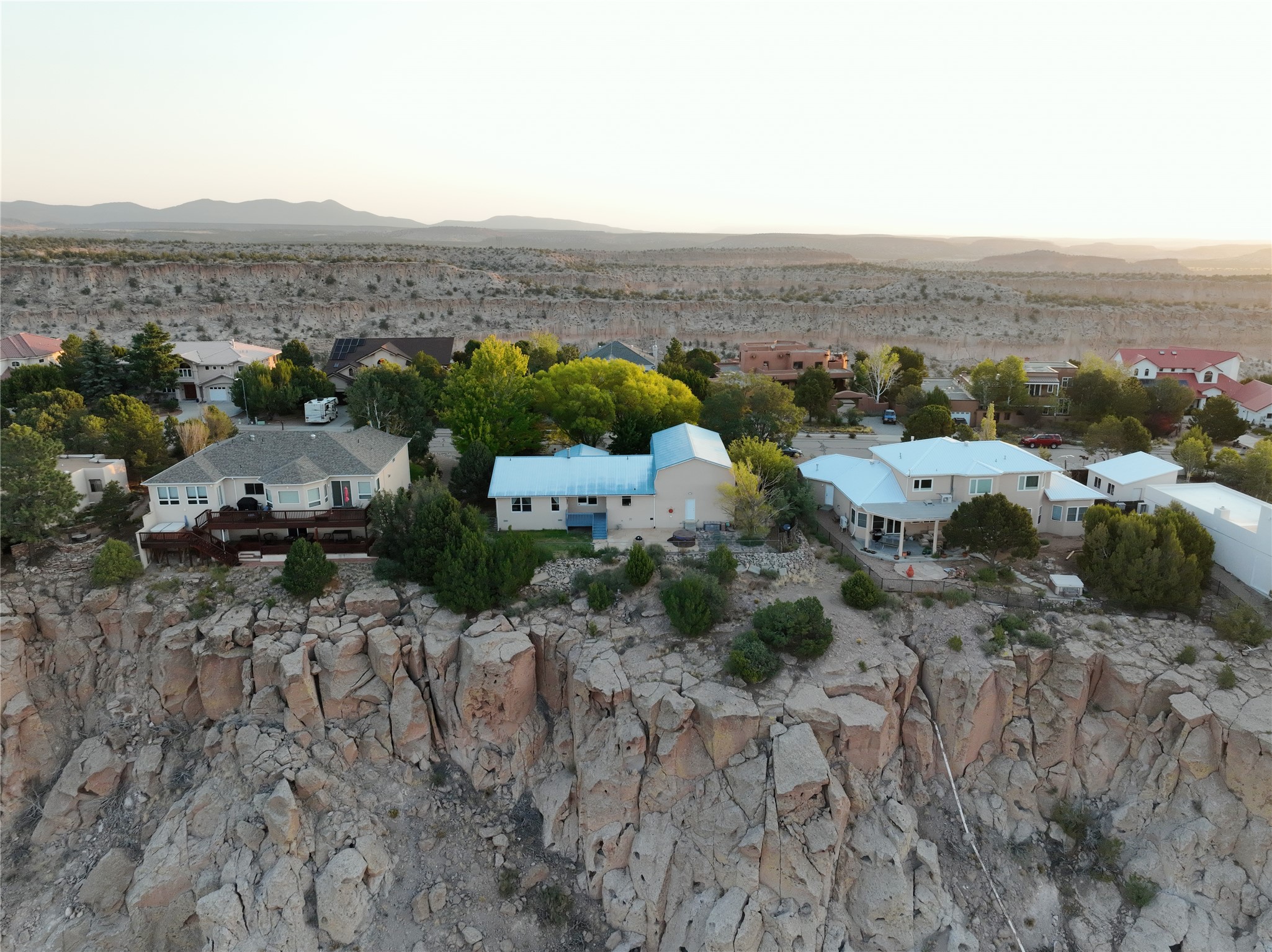 1795 Los Pueblos