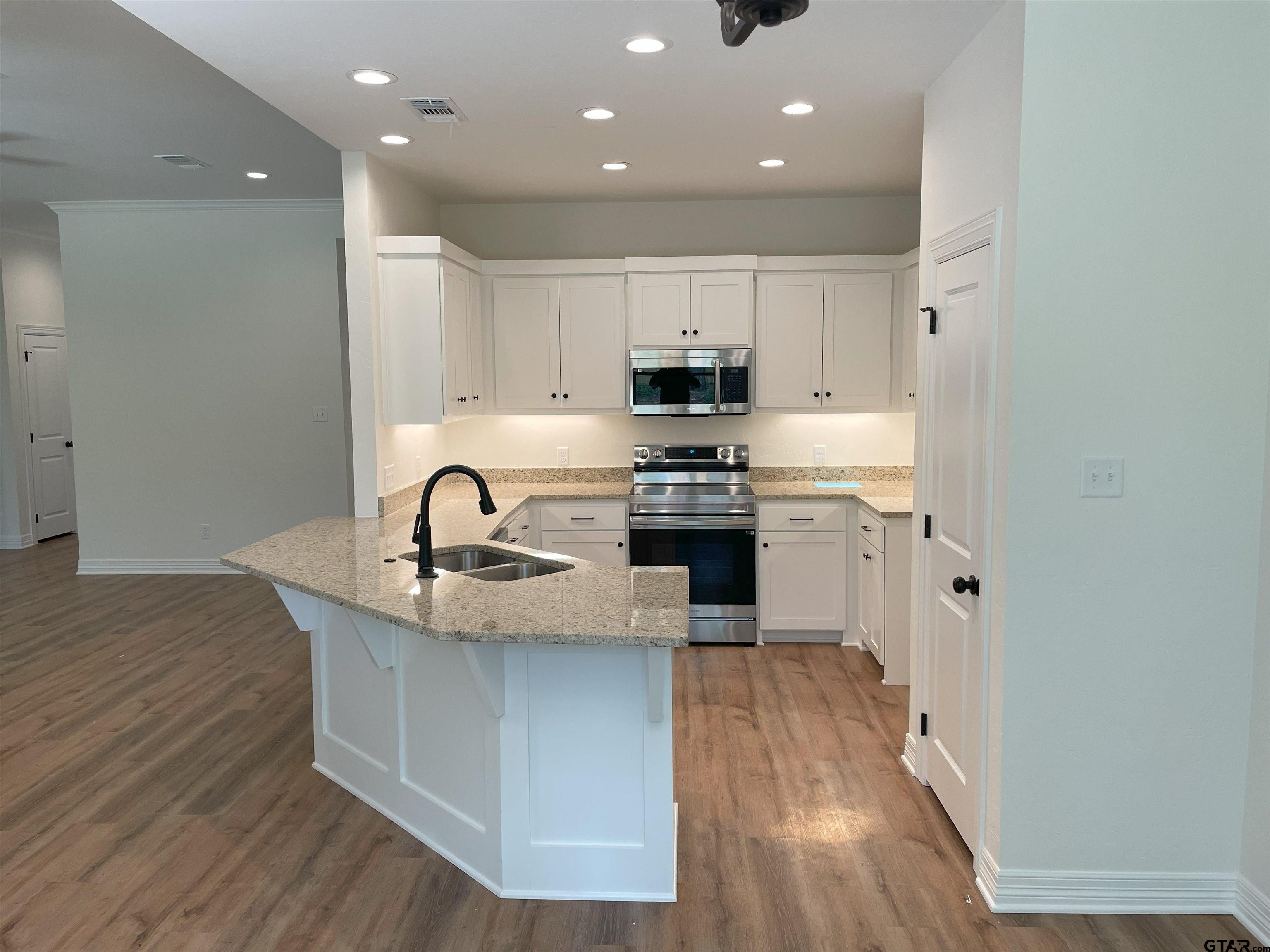267 Oak Valley Dr