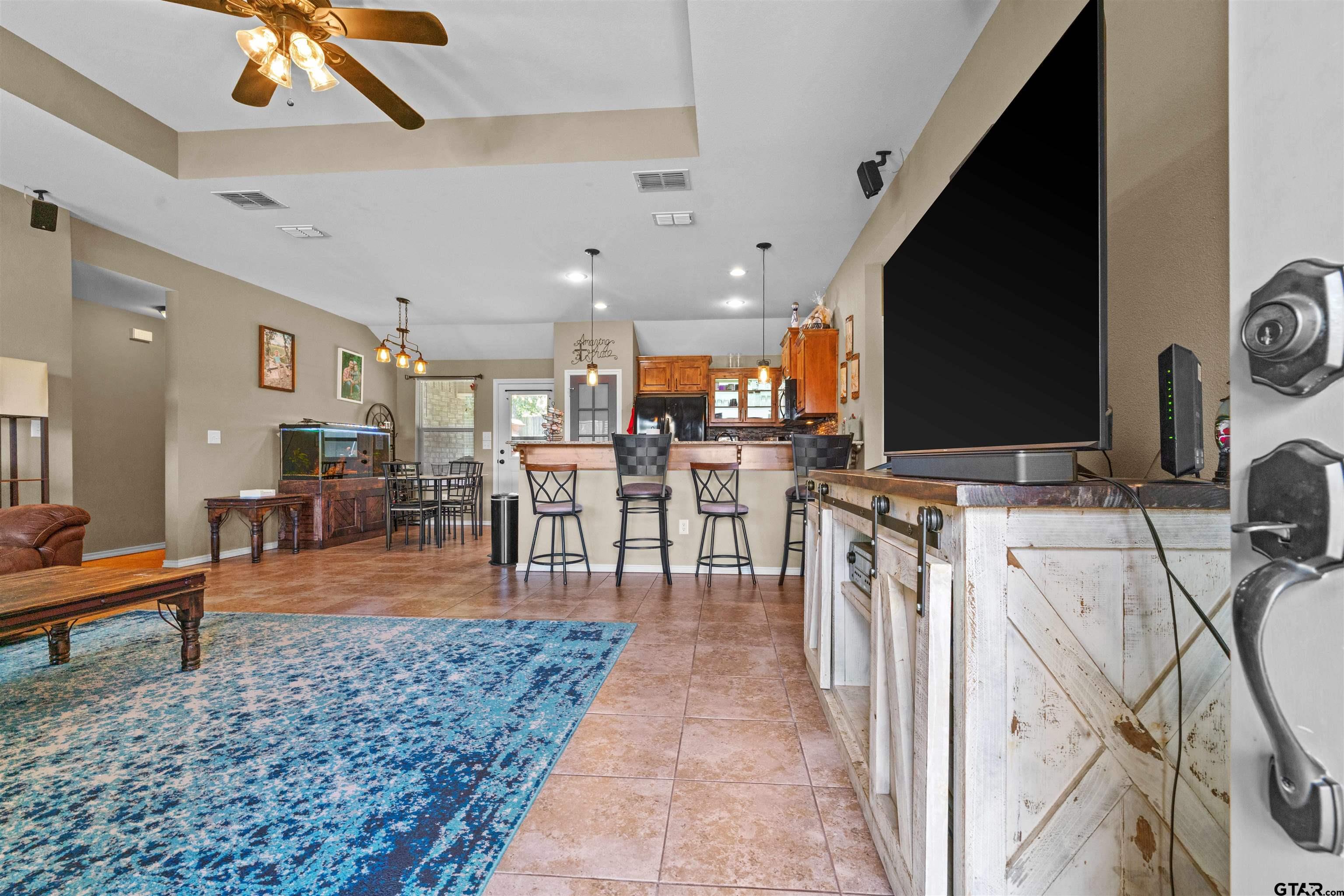 305 Mission Crest Cir