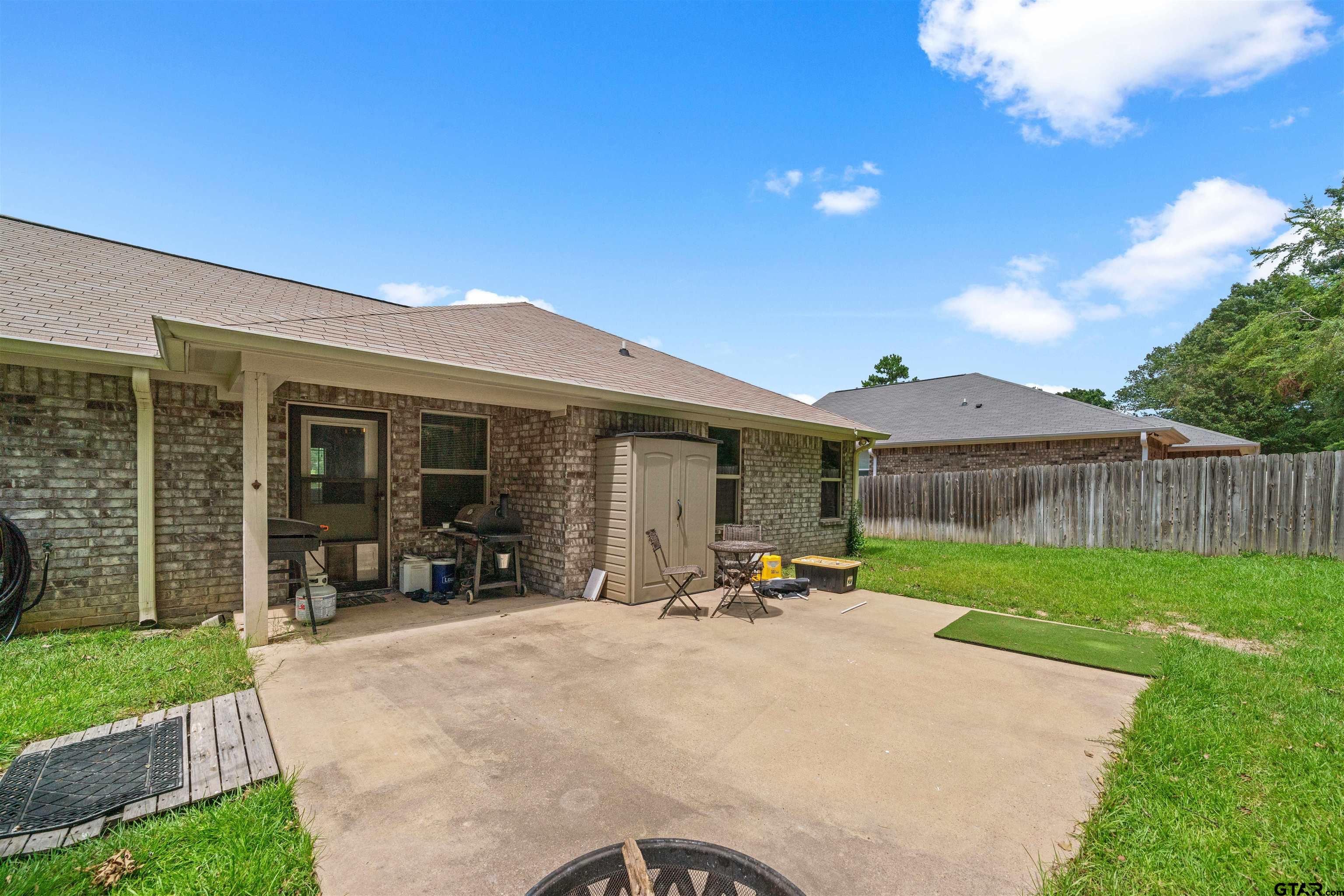 305 Mission Crest Cir