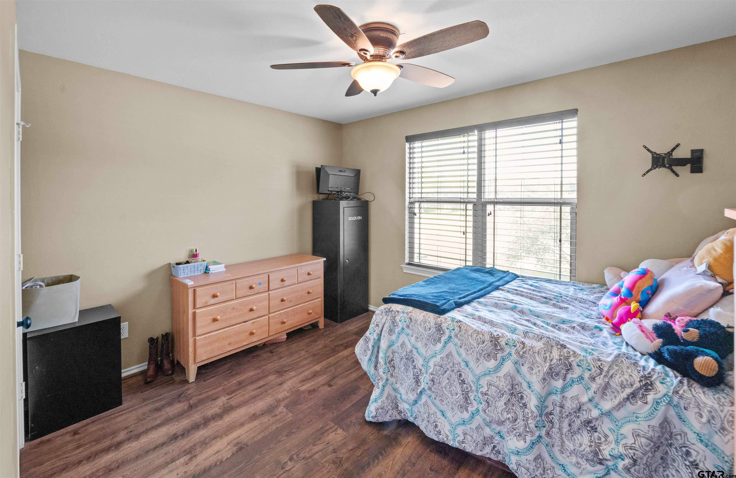 305 Mission Crest Cir