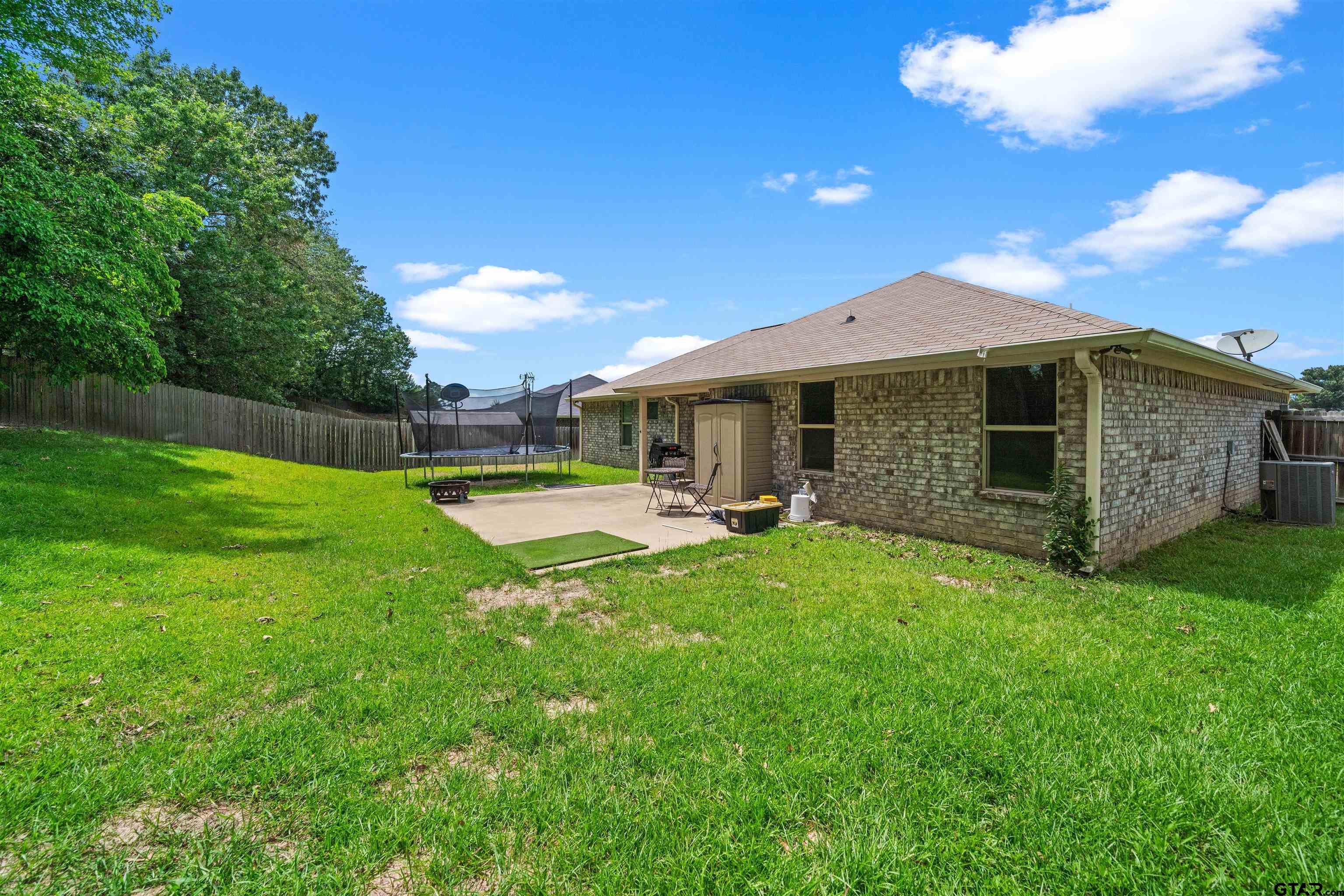 305 Mission Crest Cir