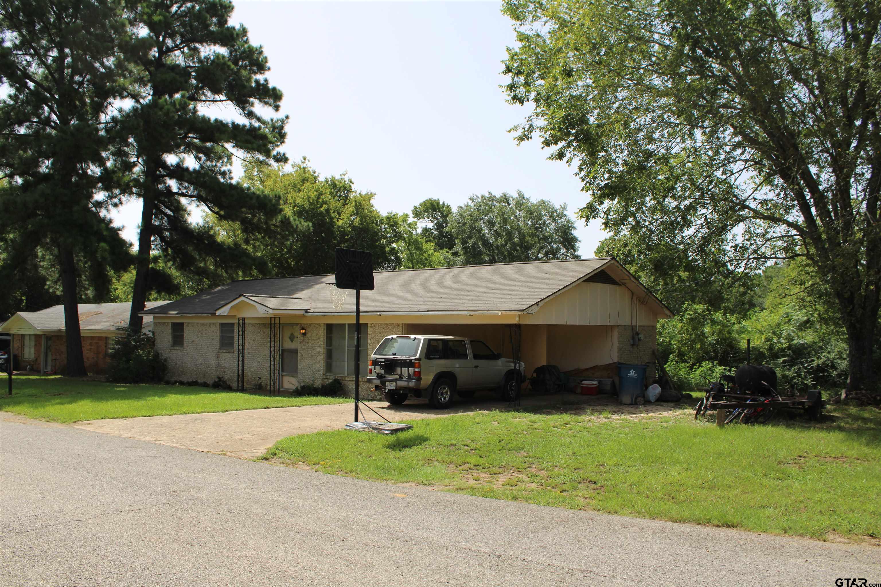 1001 Bainbridge