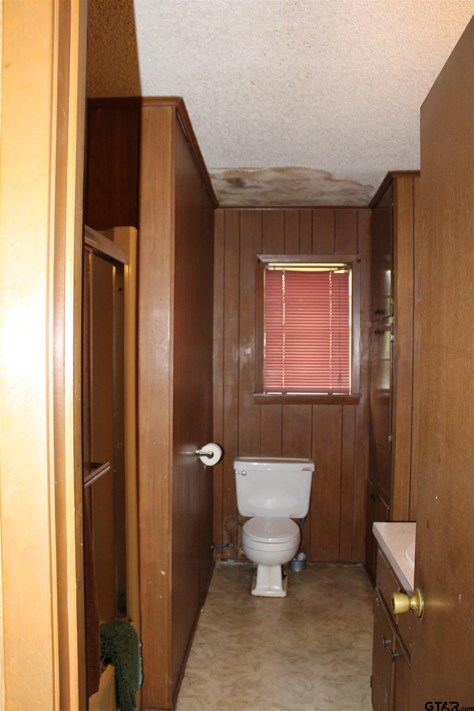 1001 Bainbridge