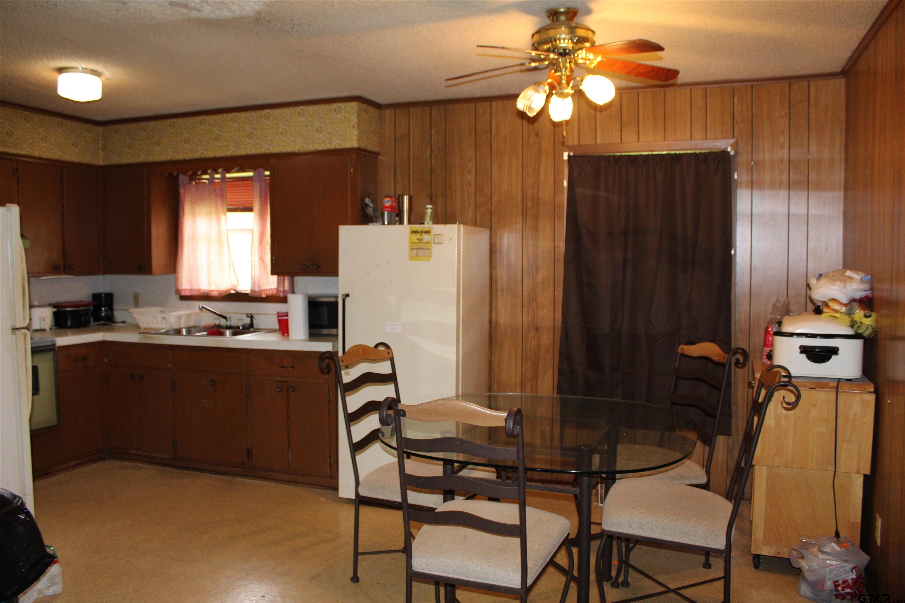 1001 Bainbridge