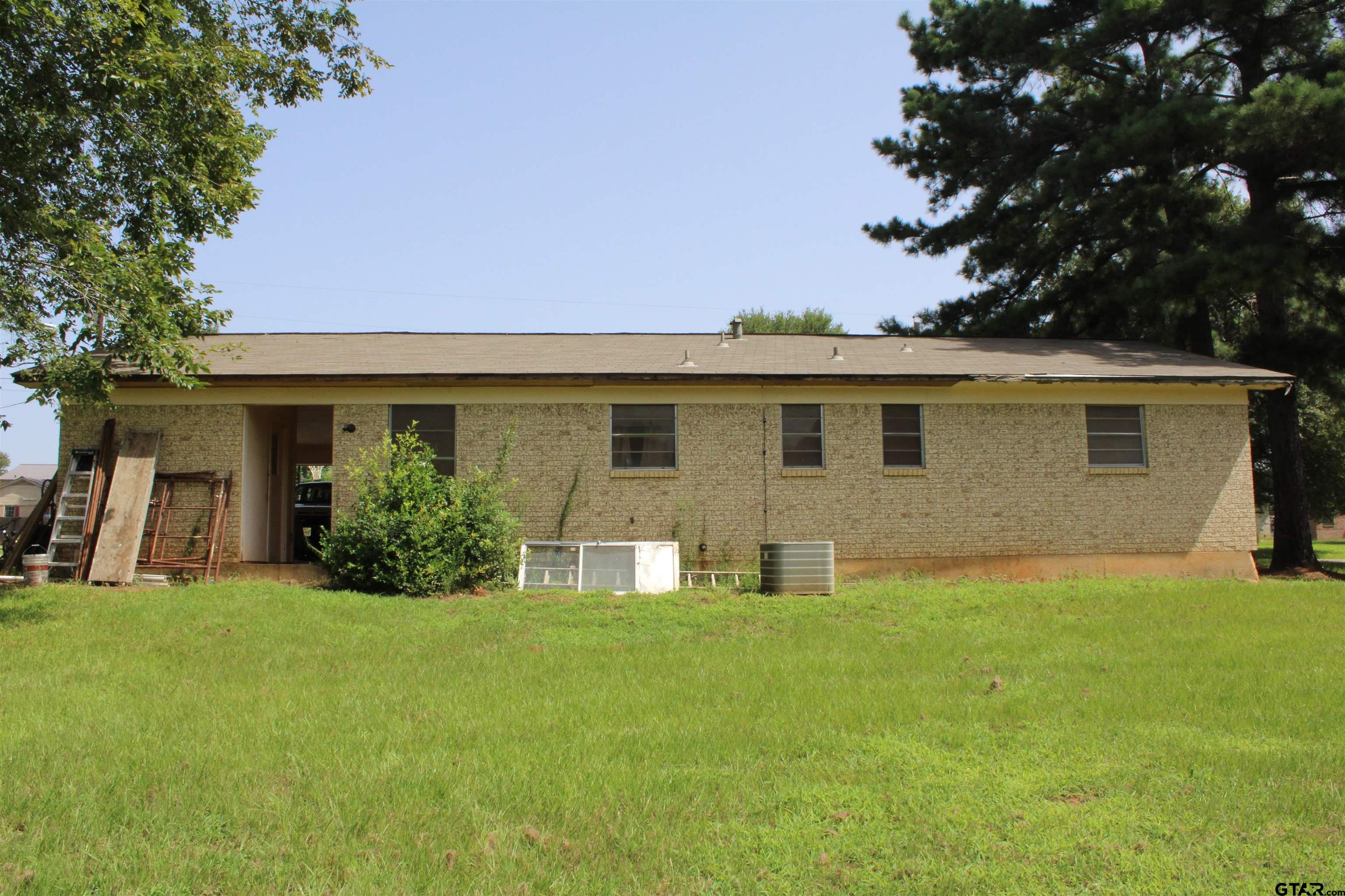 1001 Bainbridge