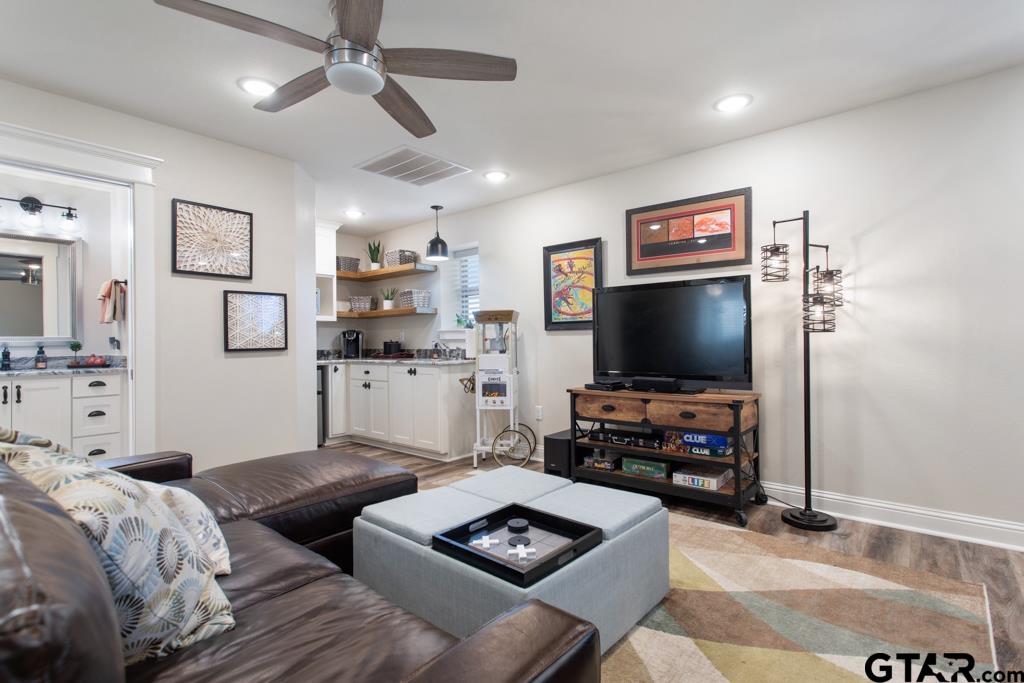 636 Spruce Rd