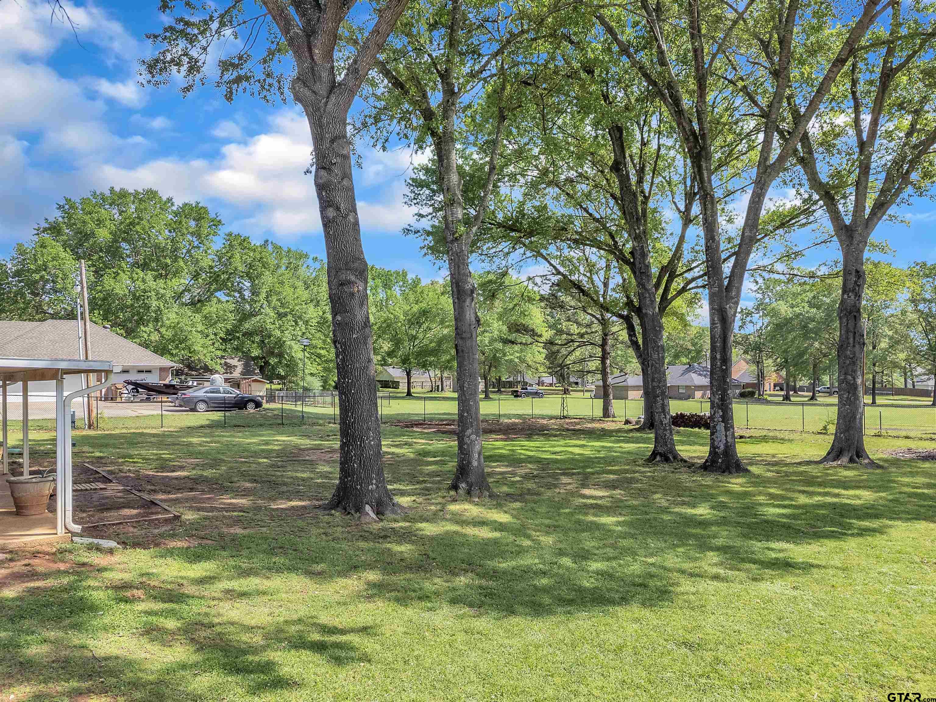 105 Lindsey Brook LN