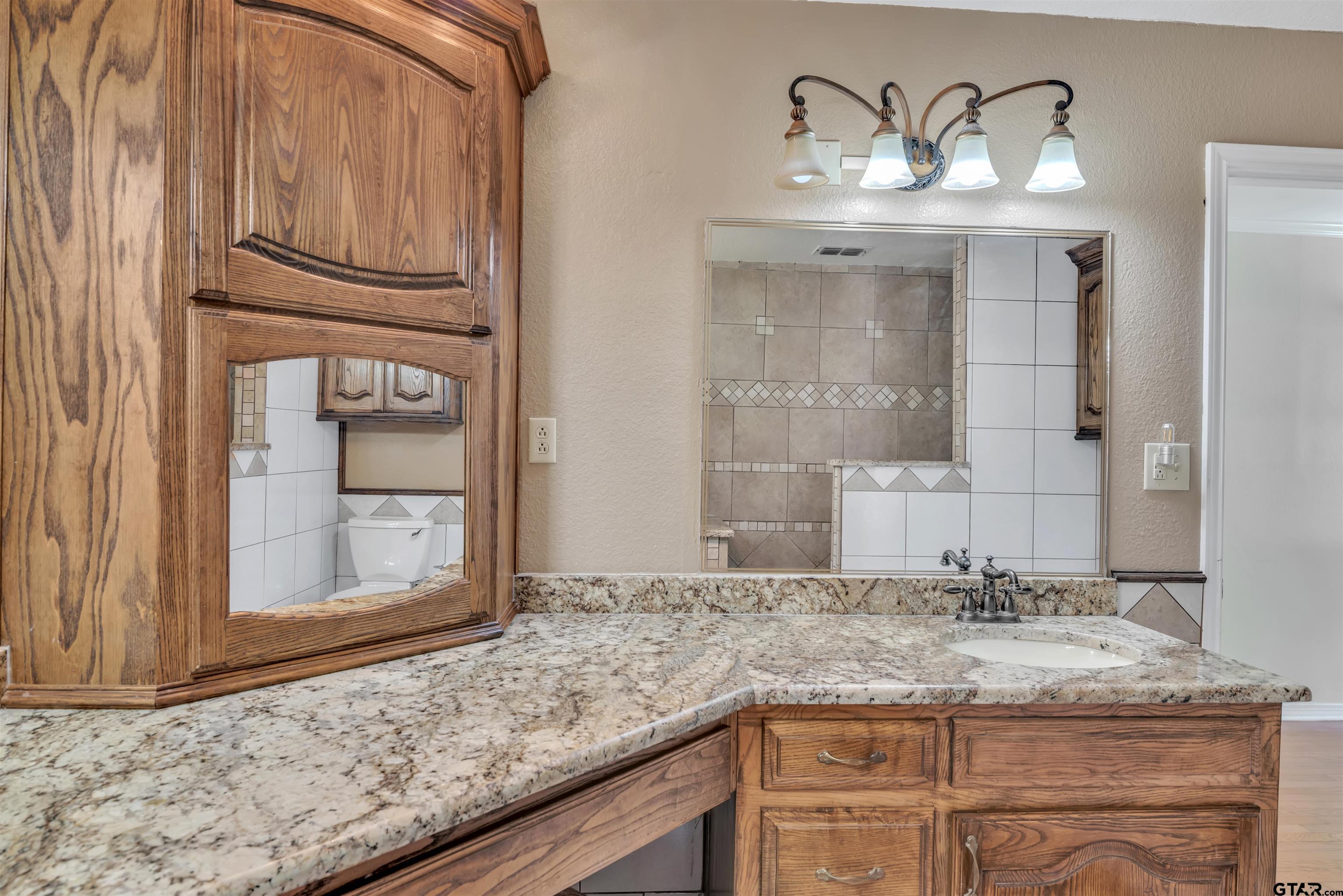 105 Lindsey Brook LN