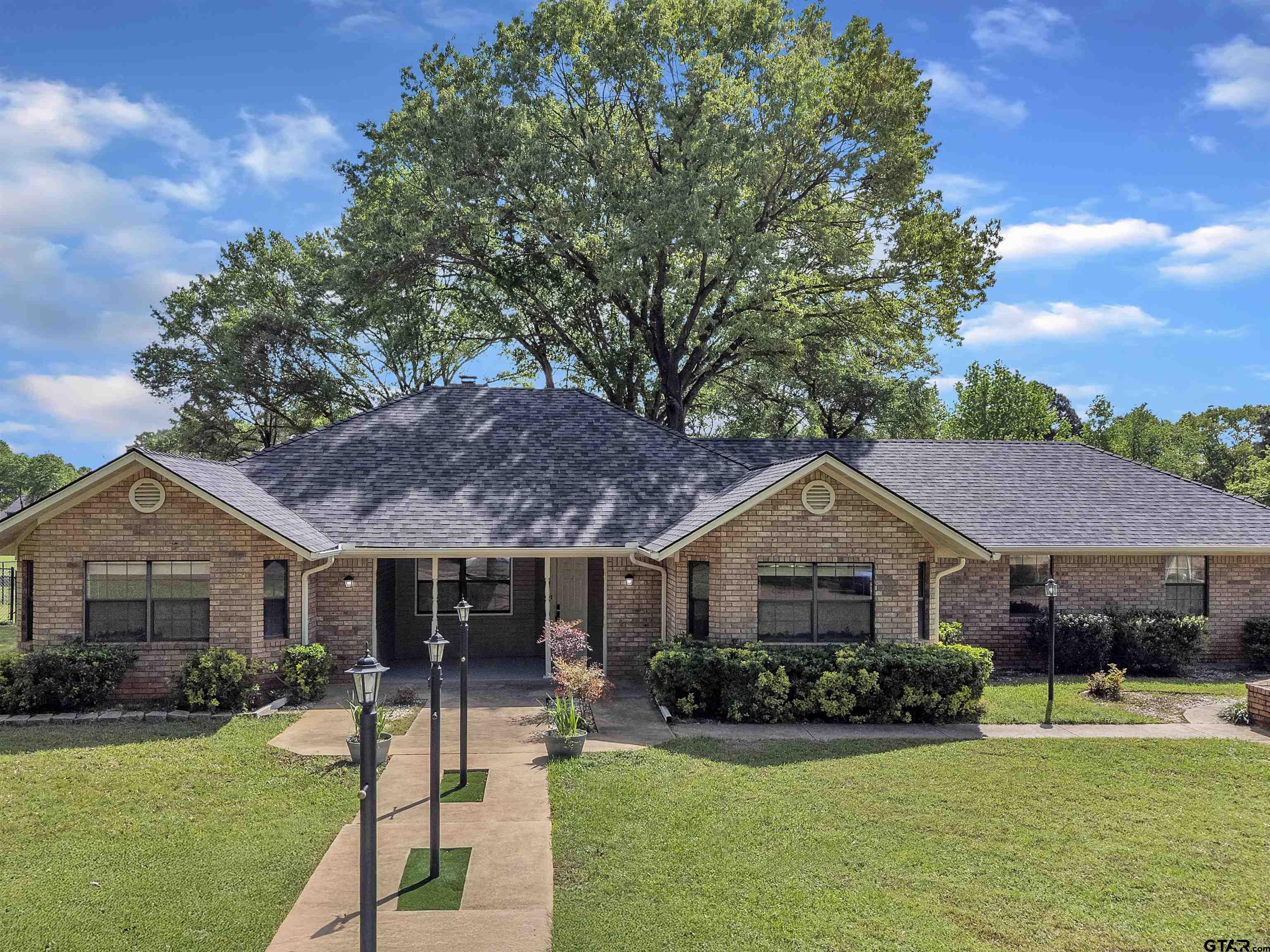 105 Lindsey Brook LN